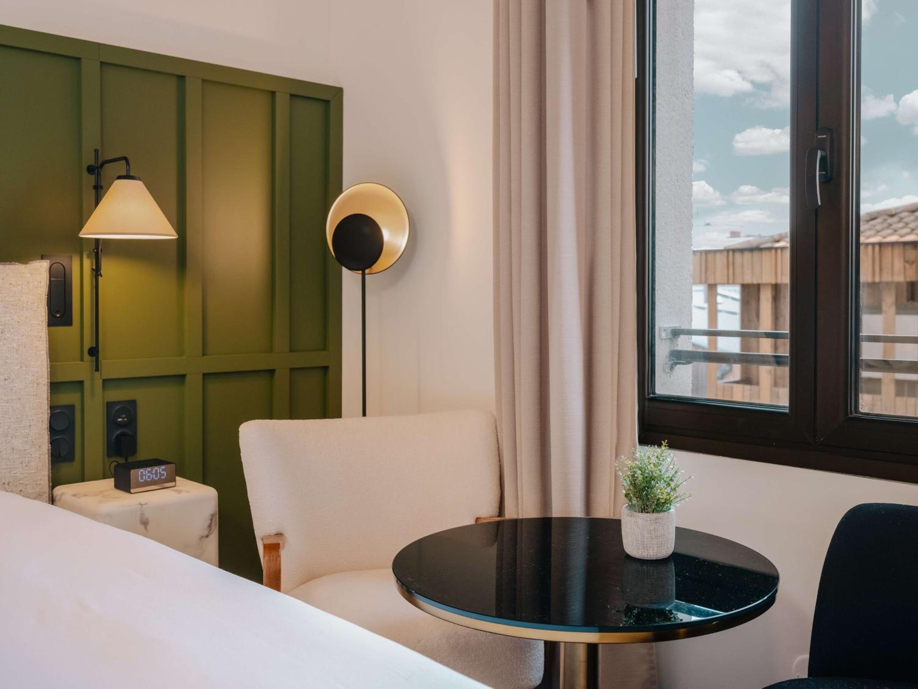 Deluxe Twin Room - Photo 1