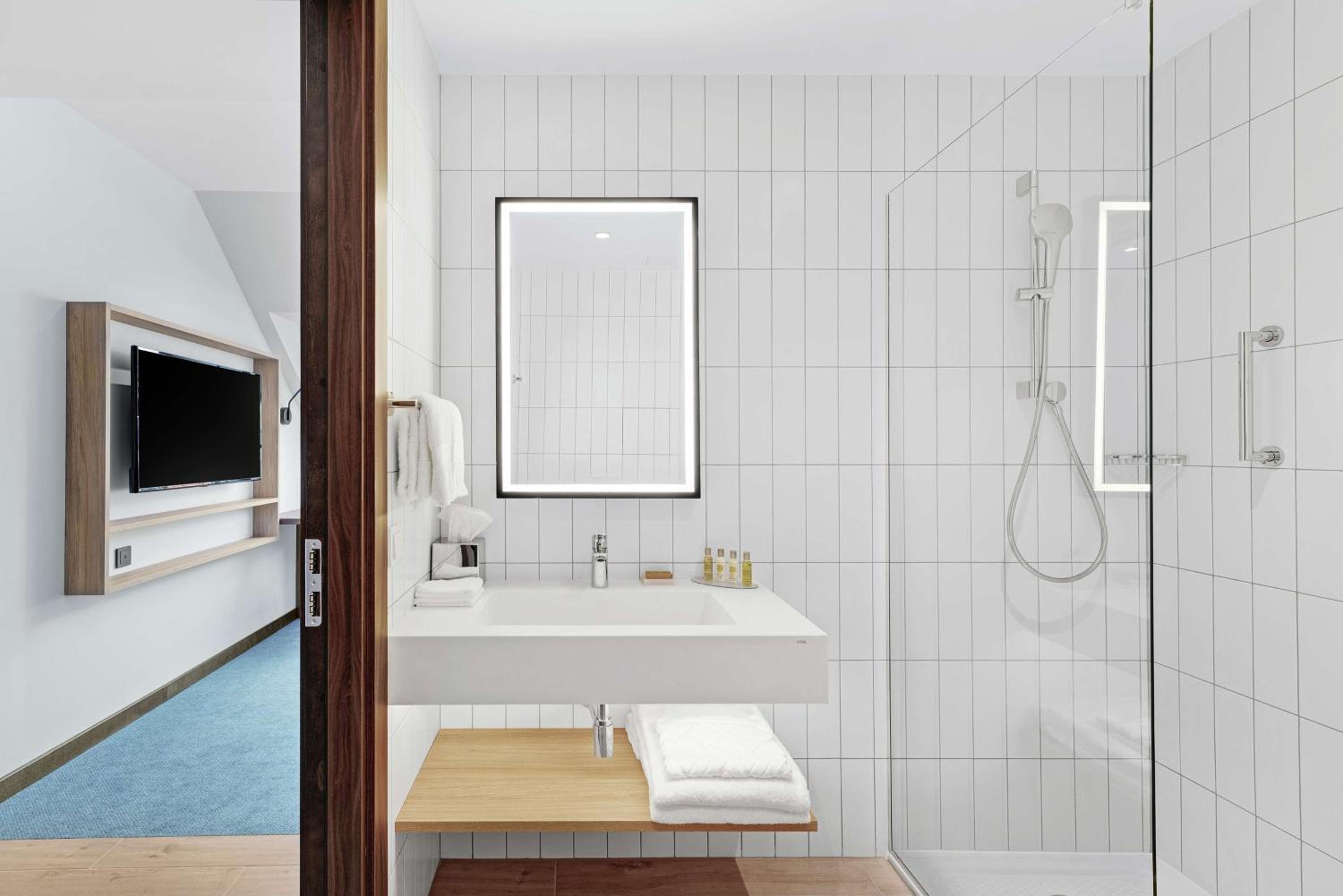 Twin Room - Photo 3