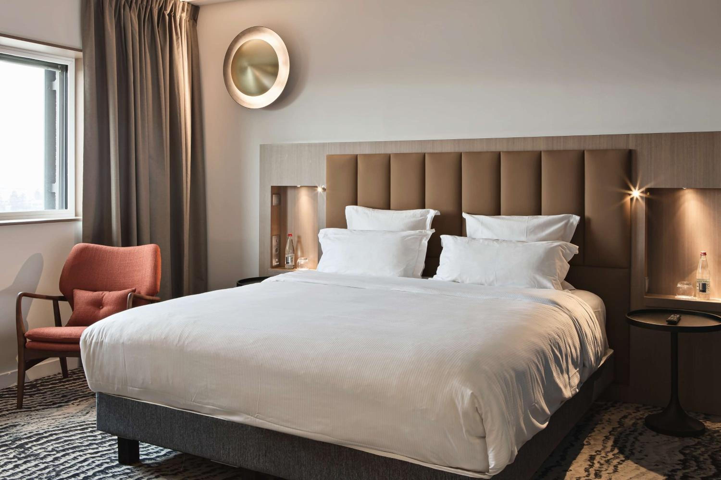 King Guest Room - Photo 13