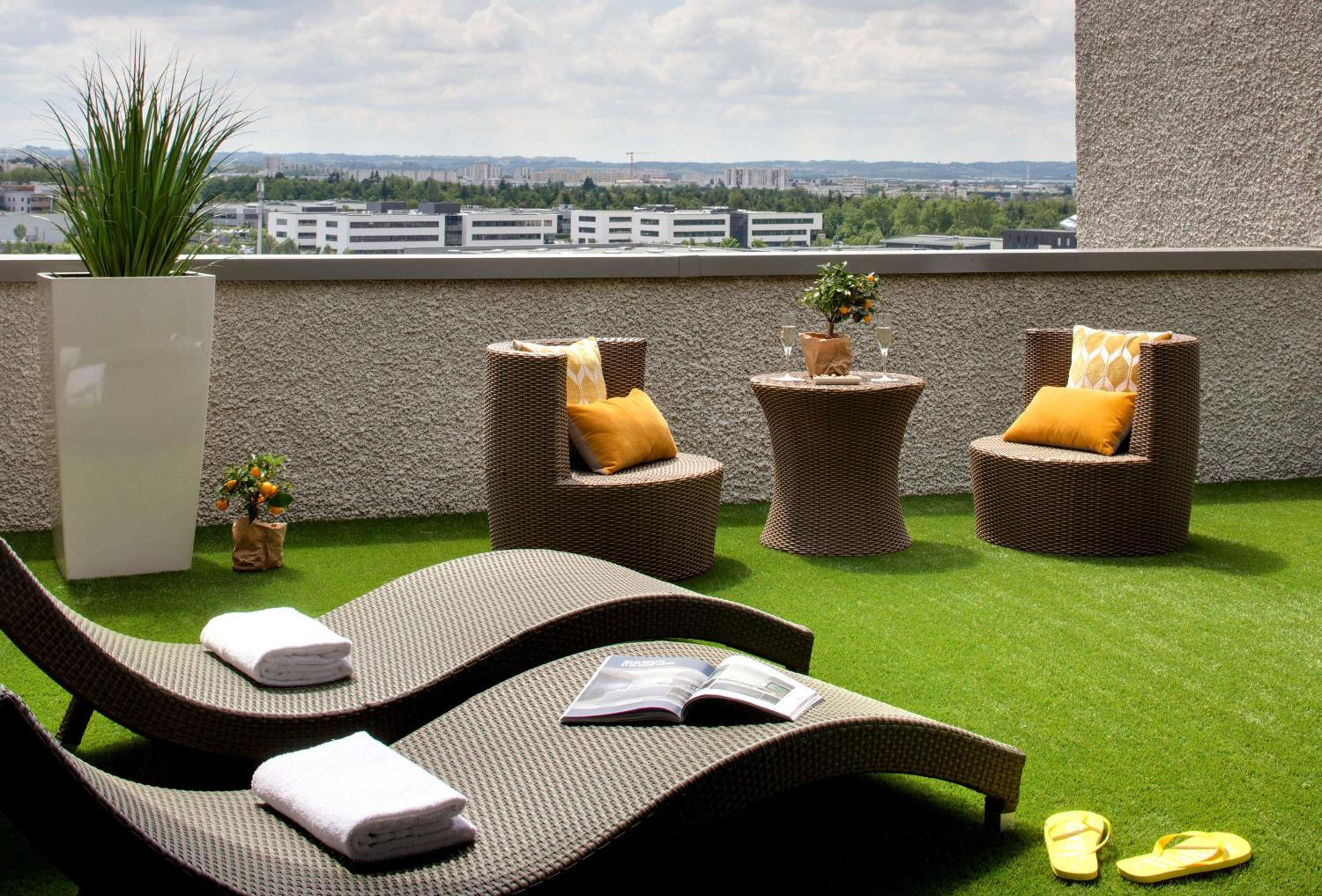 Superior King Suite with Terrace And Lake View - Photo 3