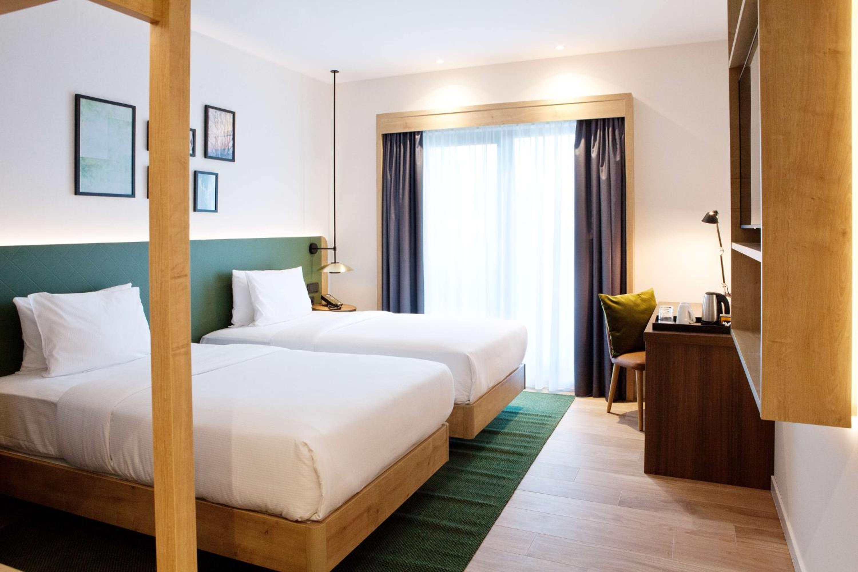Twin Room - Photo 2
