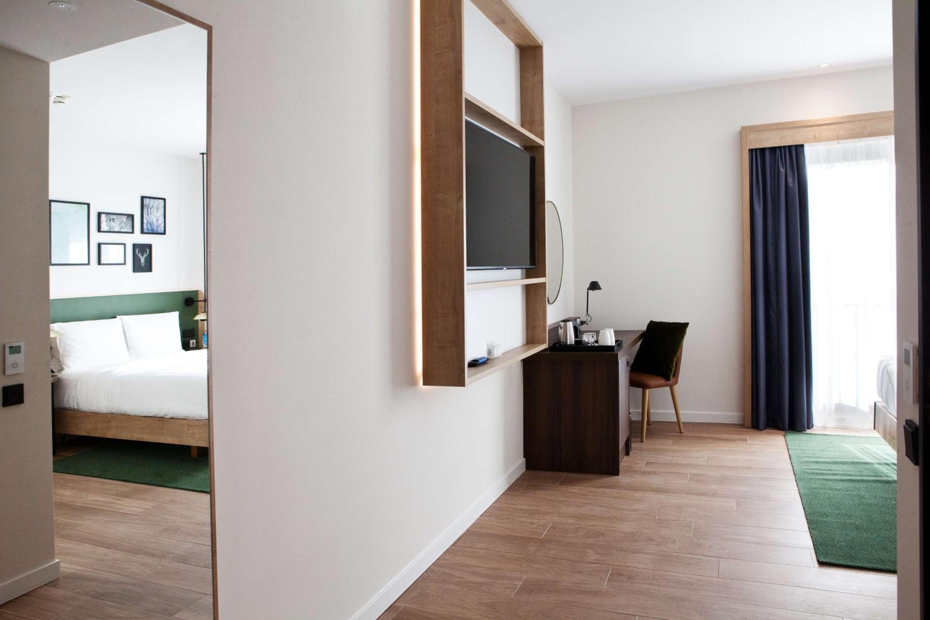 Queen Room - Accessible - Photo 1