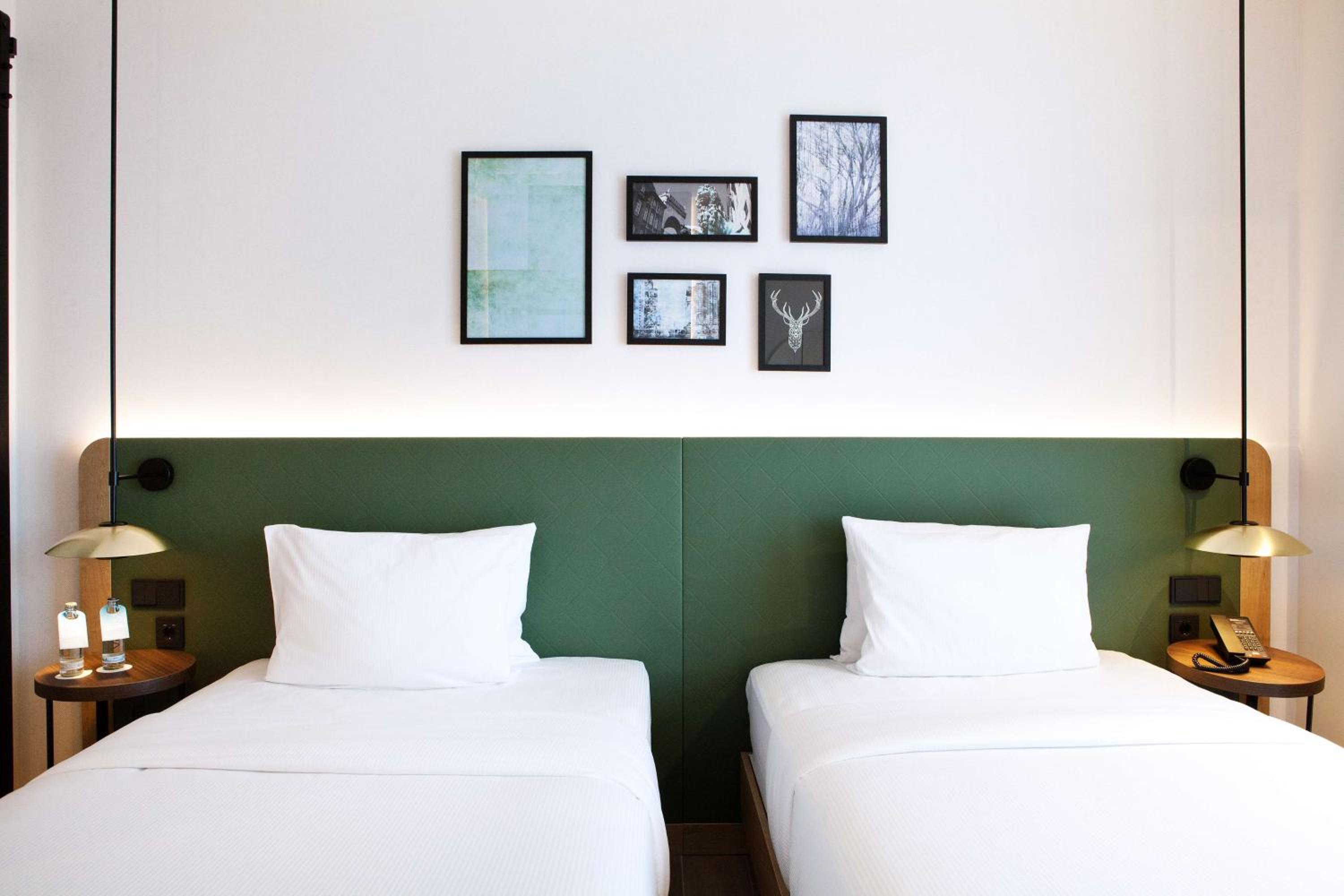 Twin Room - Photo 1
