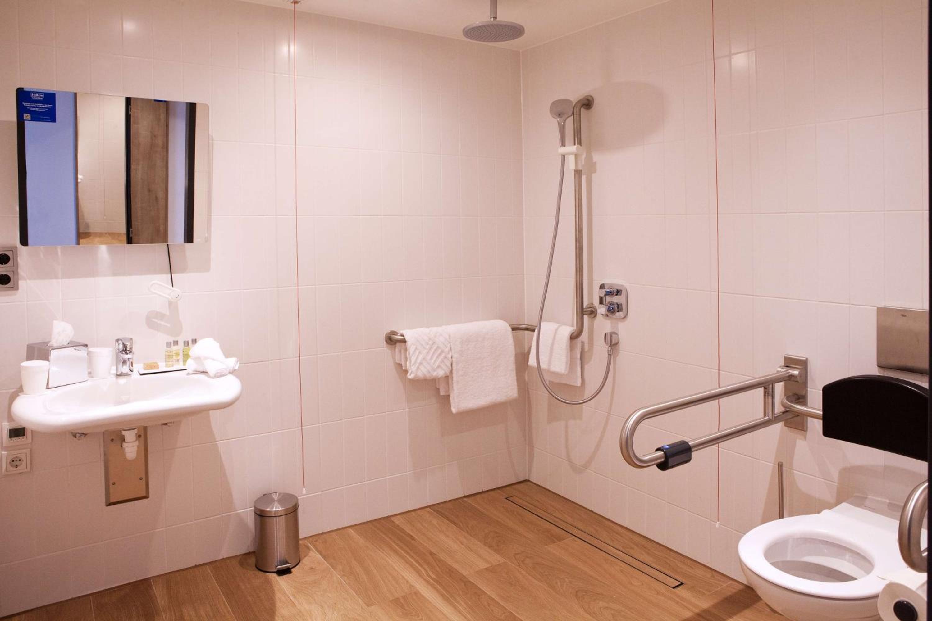 Queen Room - Accessible - Photo 2