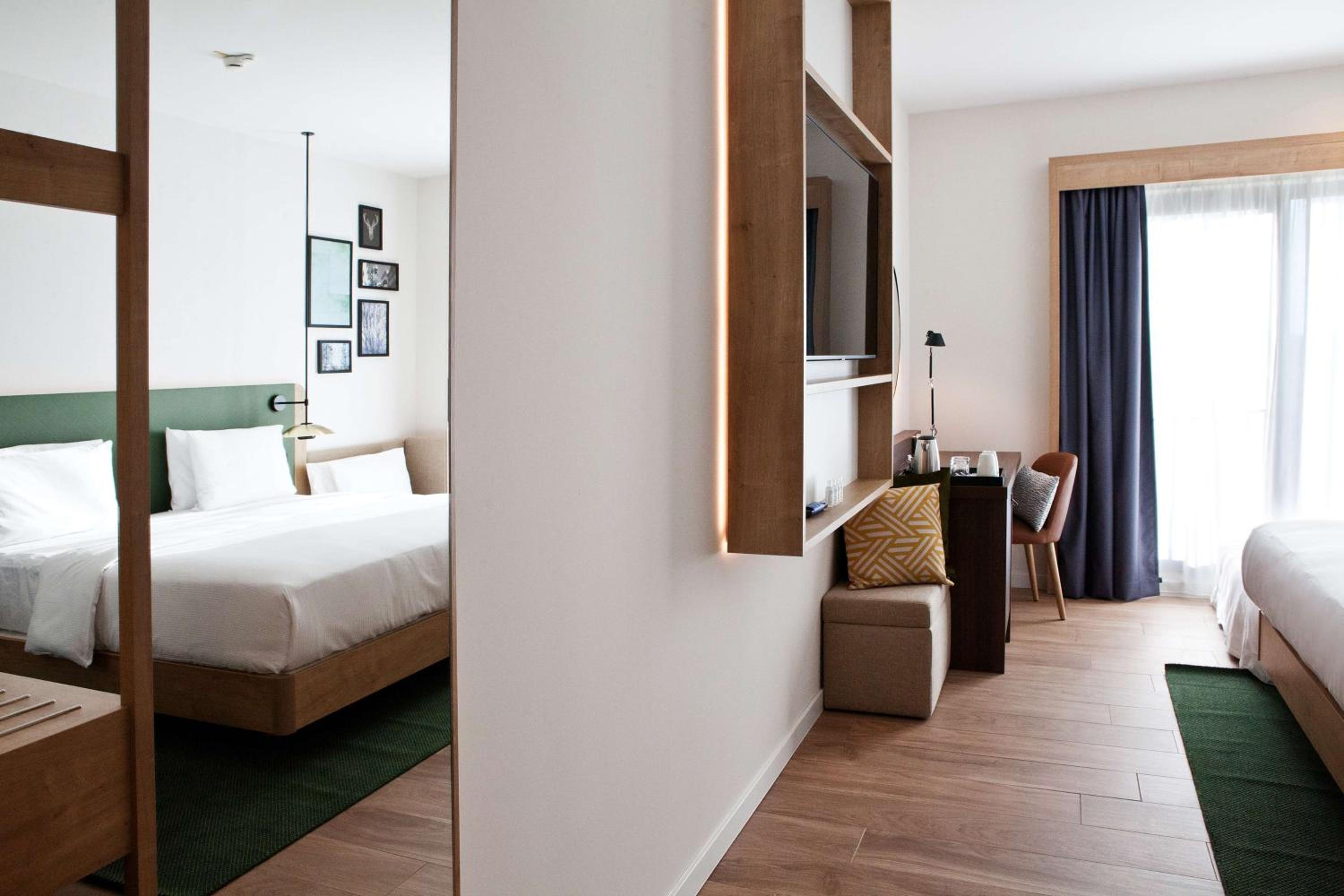 King Room with Sofa Bed - Photo 1