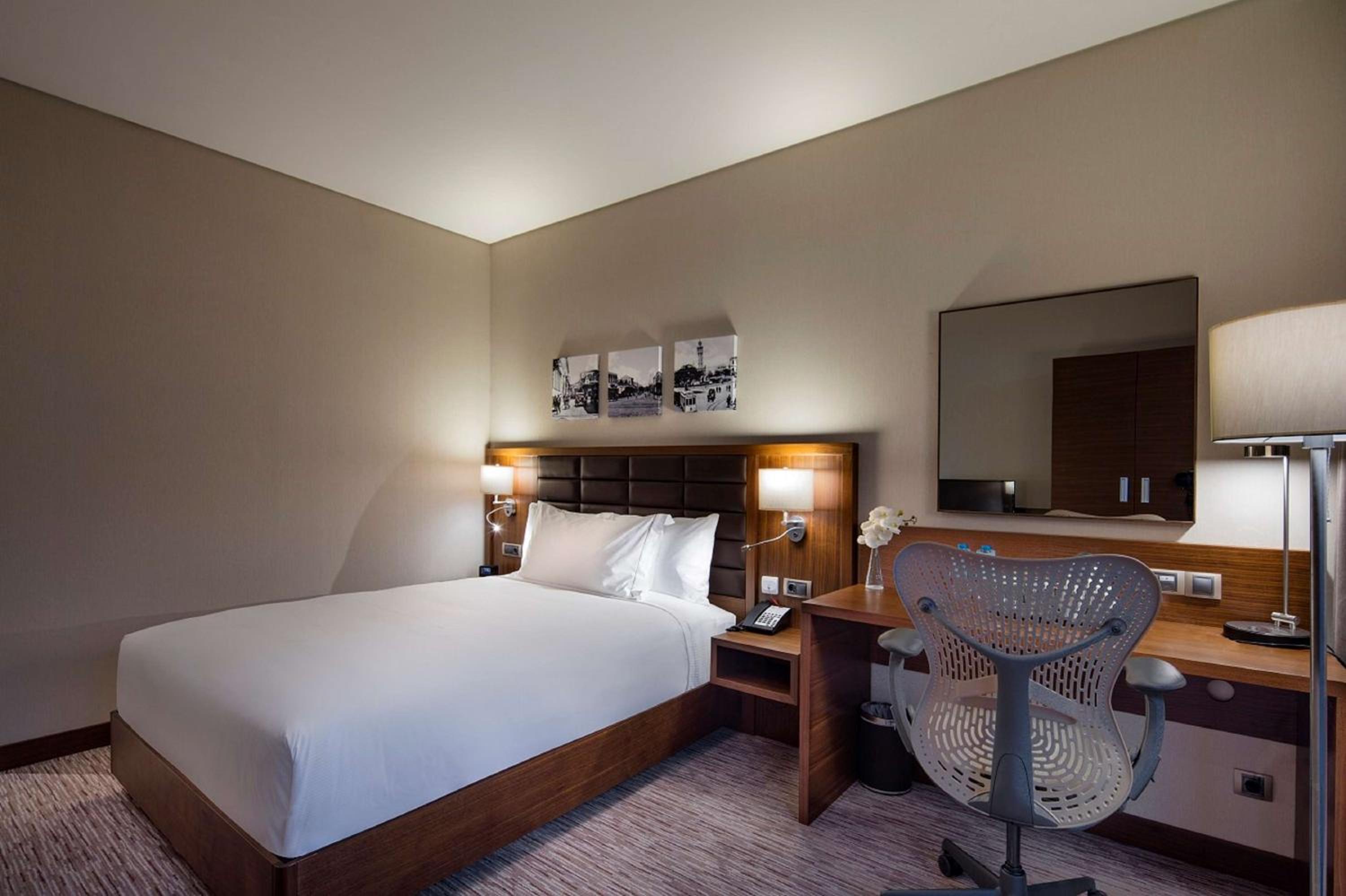 Queen Room - Accessible