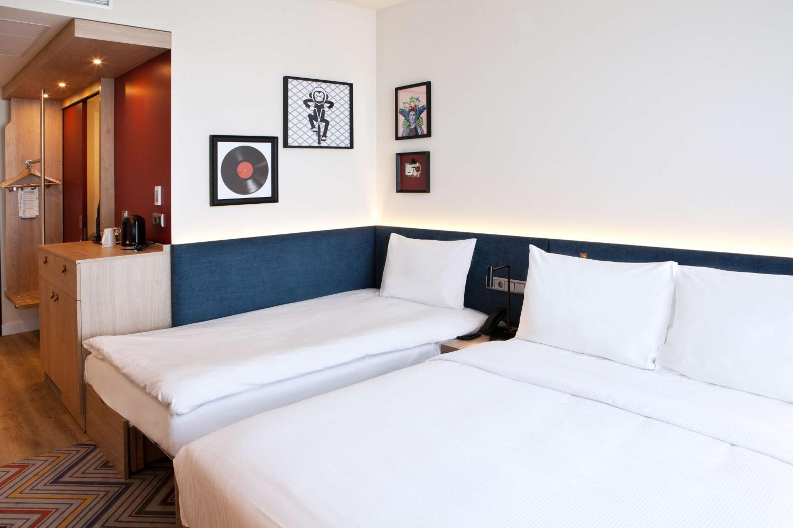 Queen Room with Sofa Bed