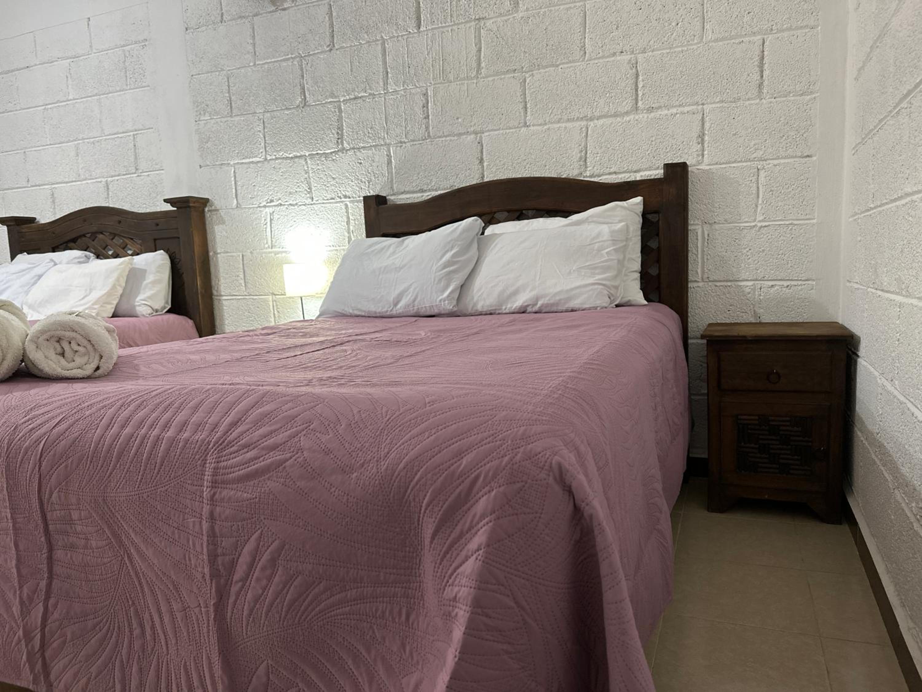 Twin Room - Photo 3