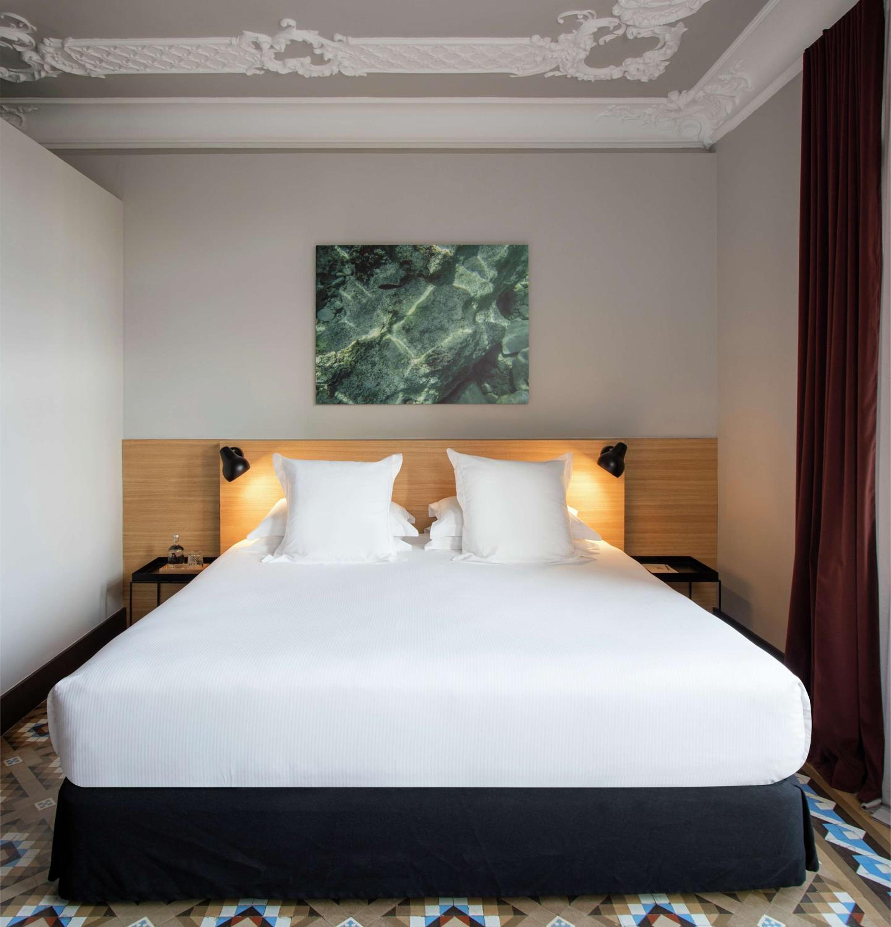 Modernist Premium King Room