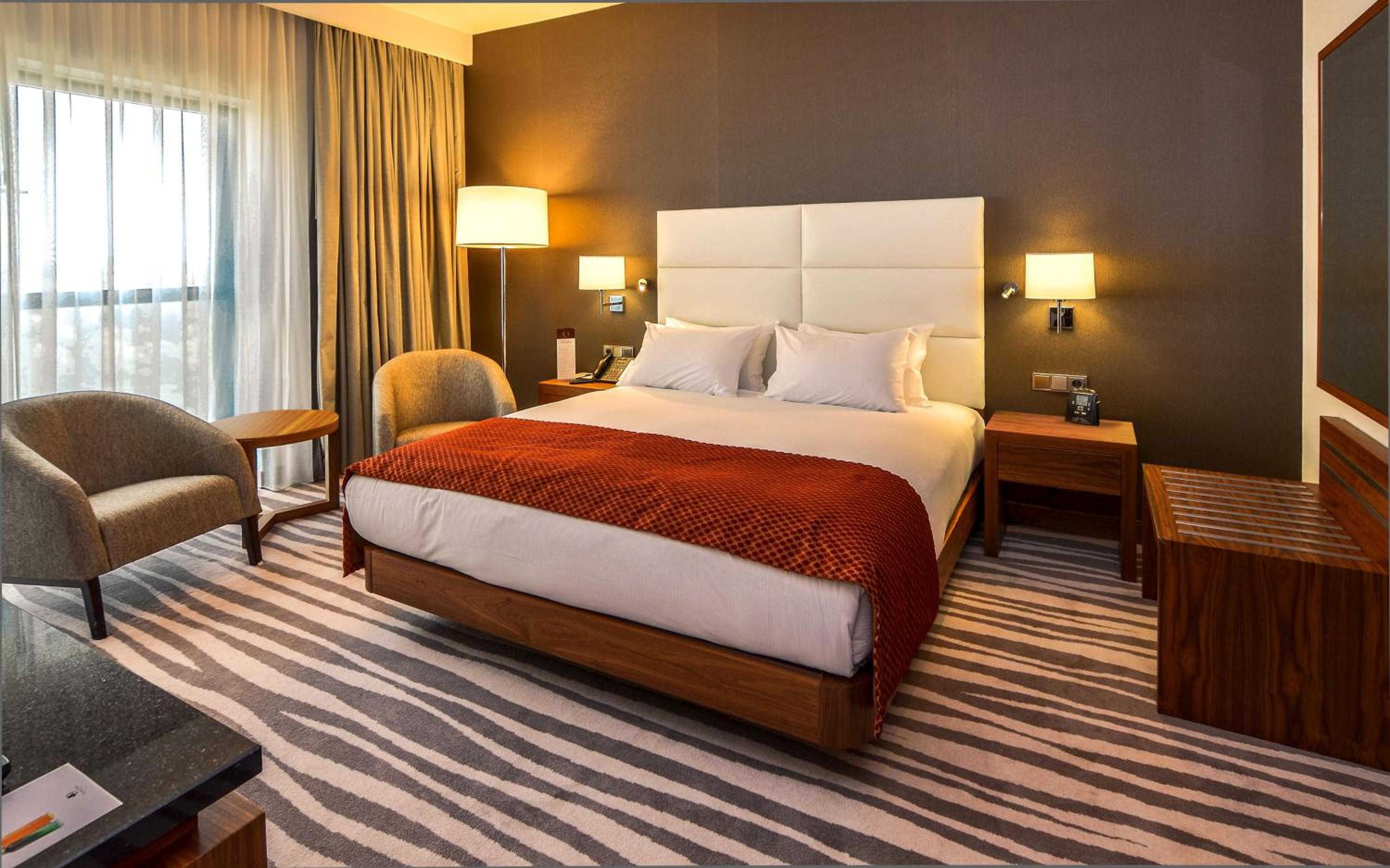 One-Bedroom Suite with Park View photo 2