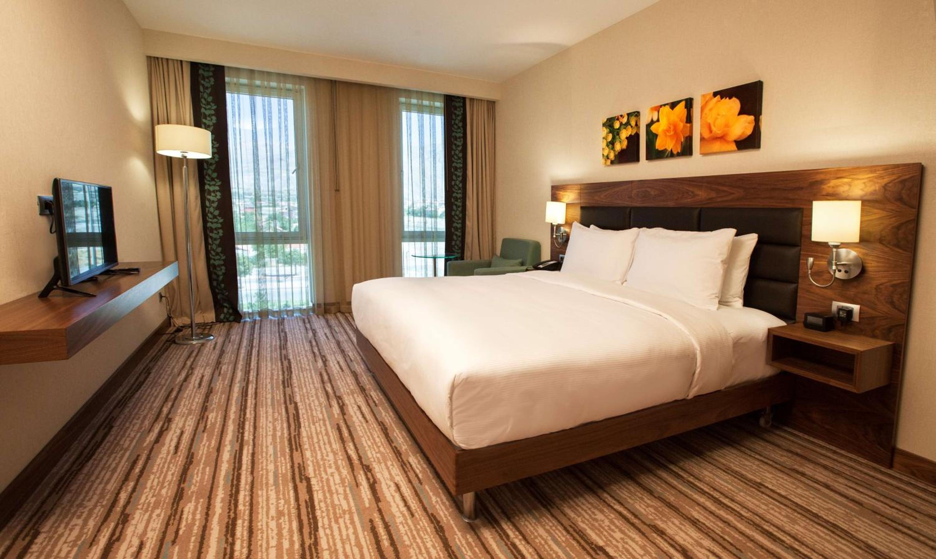 One-Bedroom King Suite
