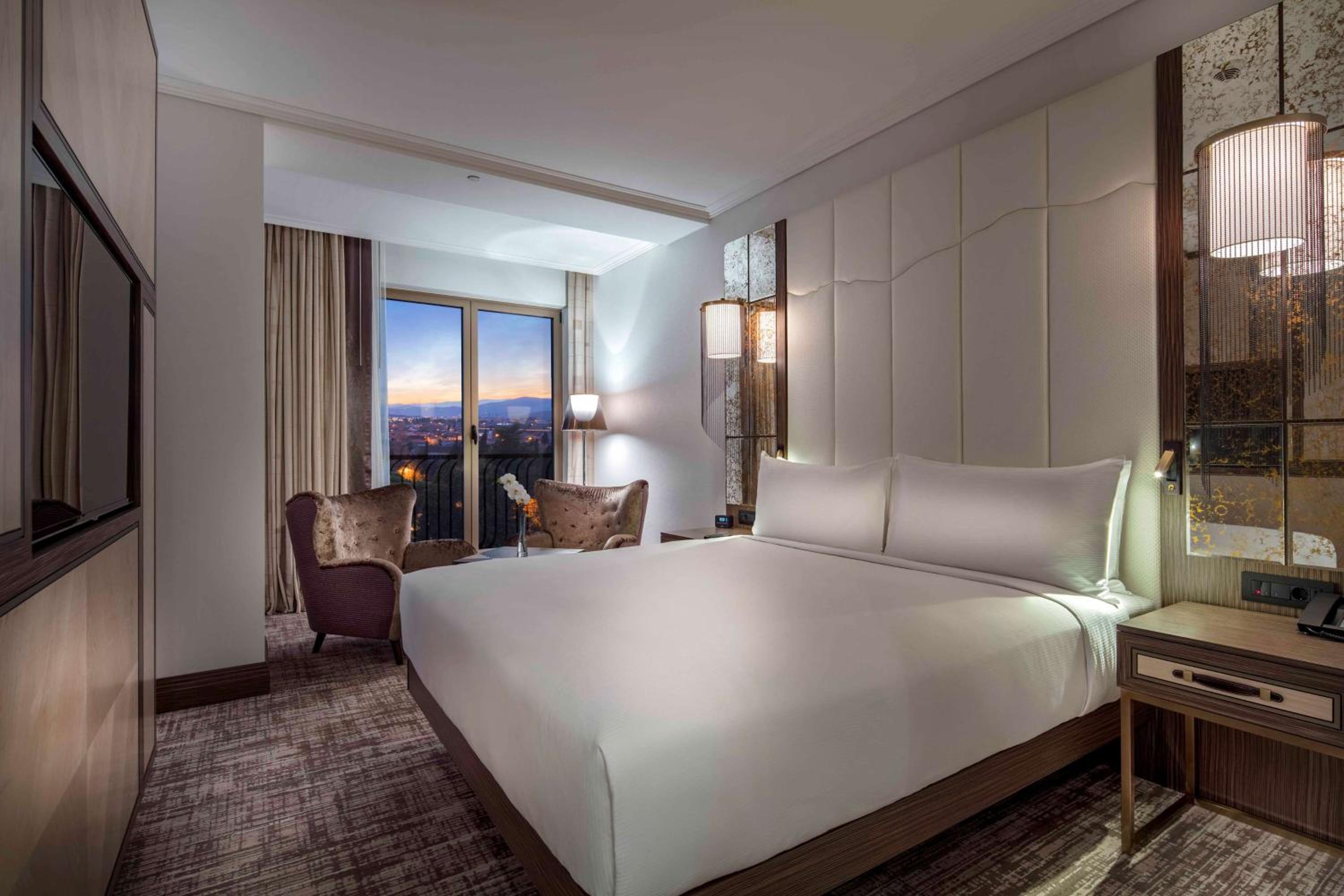 Junior King Suite - Lounge Access - Photo 5