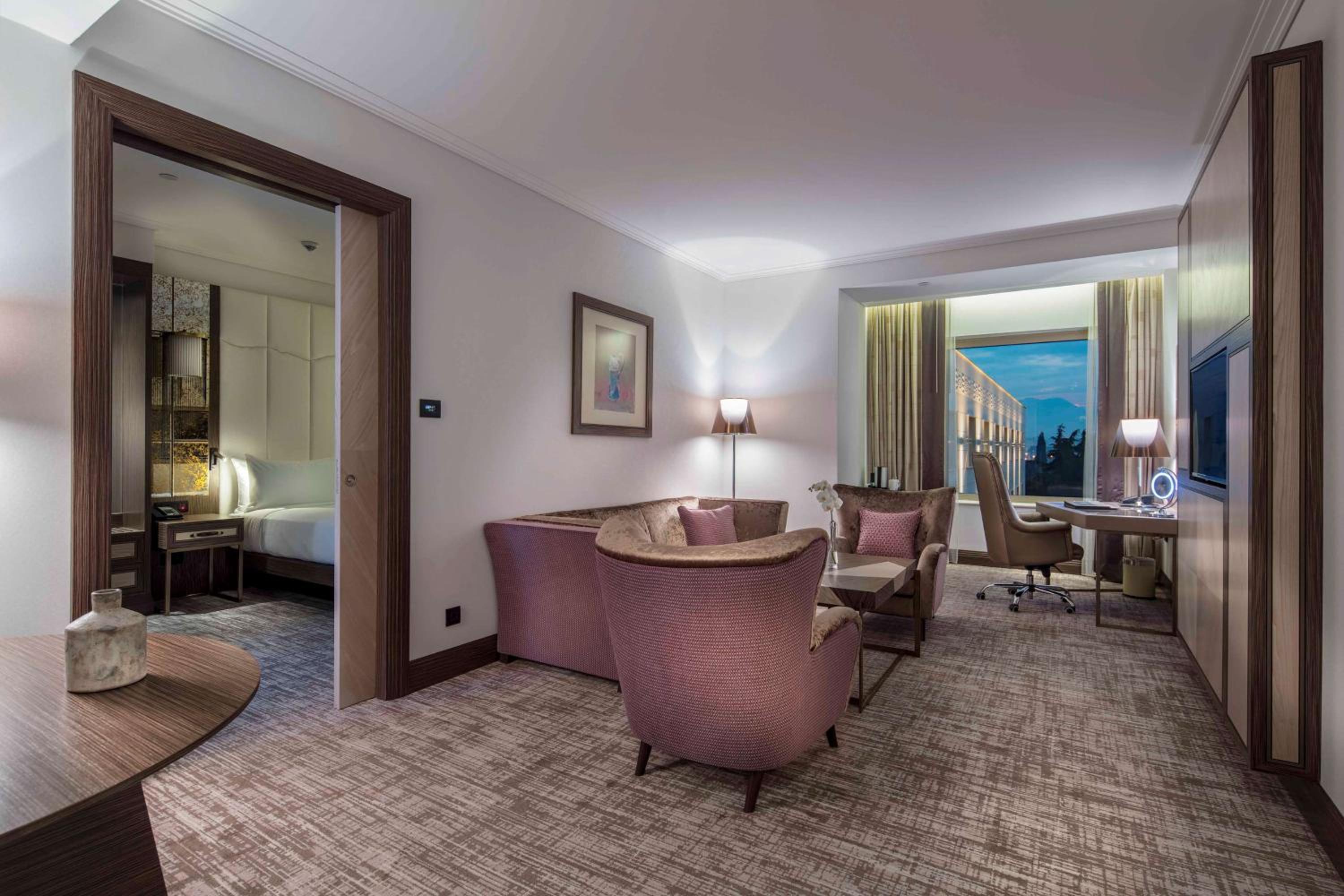 One-Bedroom King Suite - Photo 2