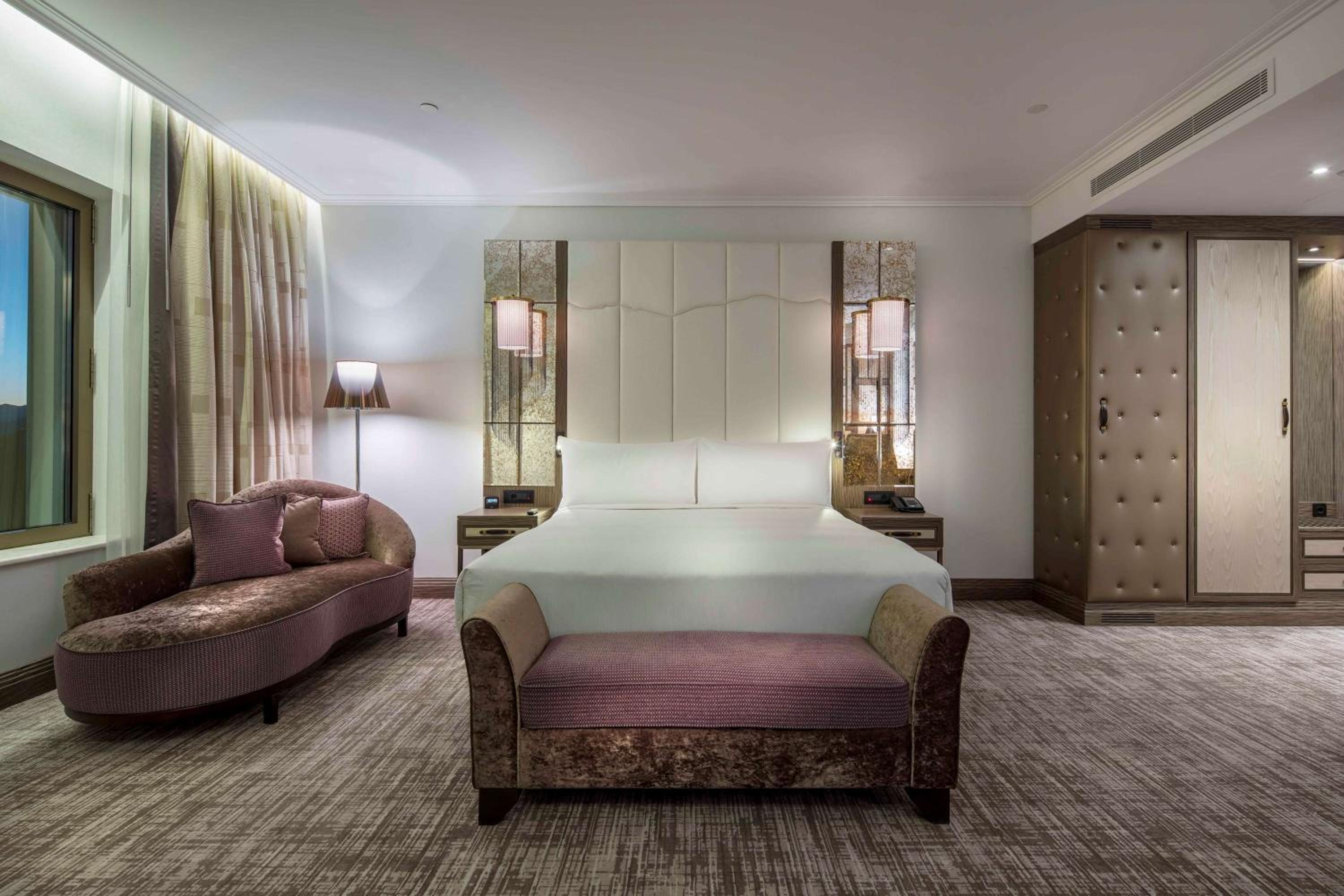 Executive King Room - Lounge Access - Photo 3