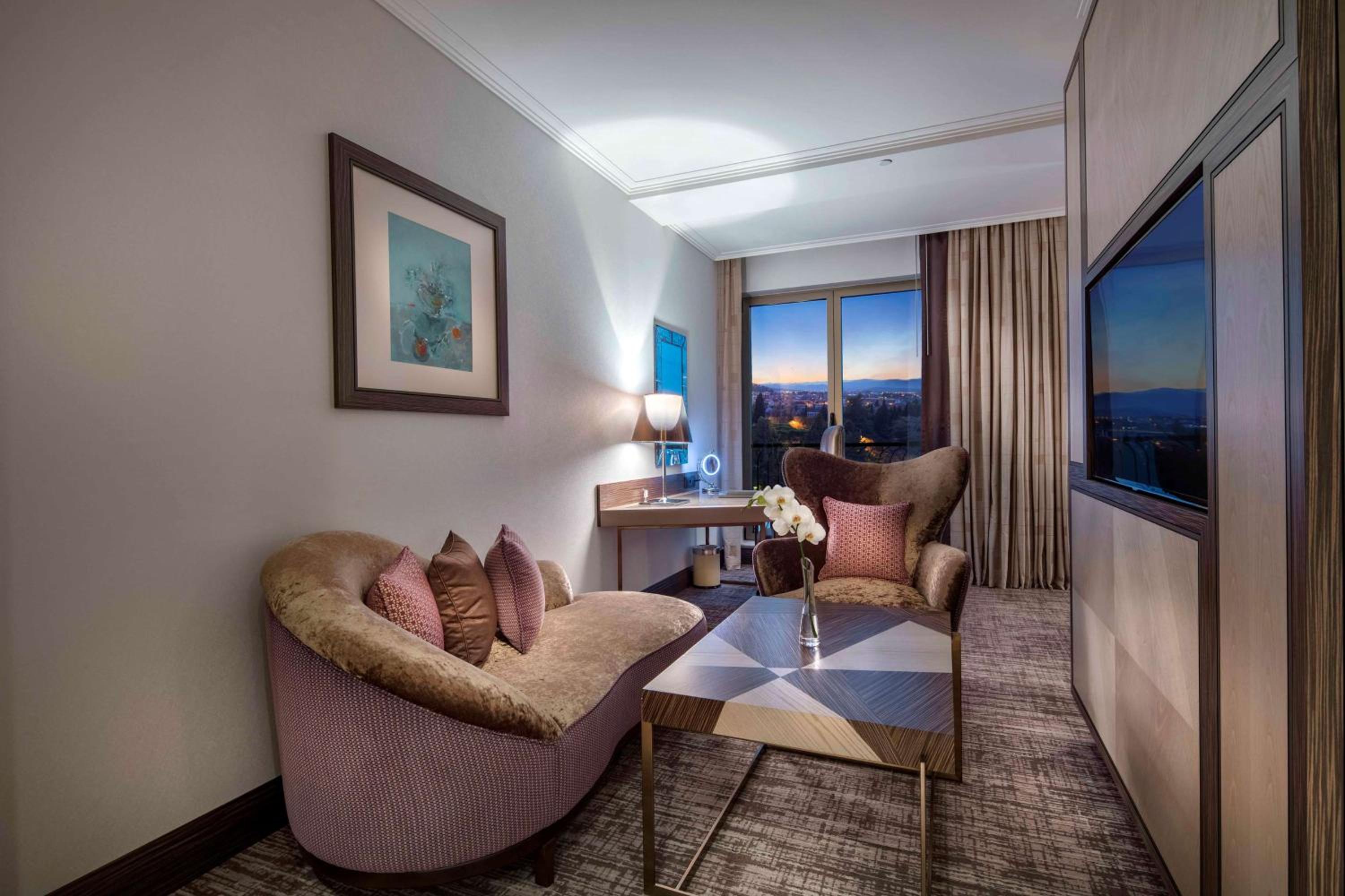 Junior King Suite - Lounge Access - Photo 4