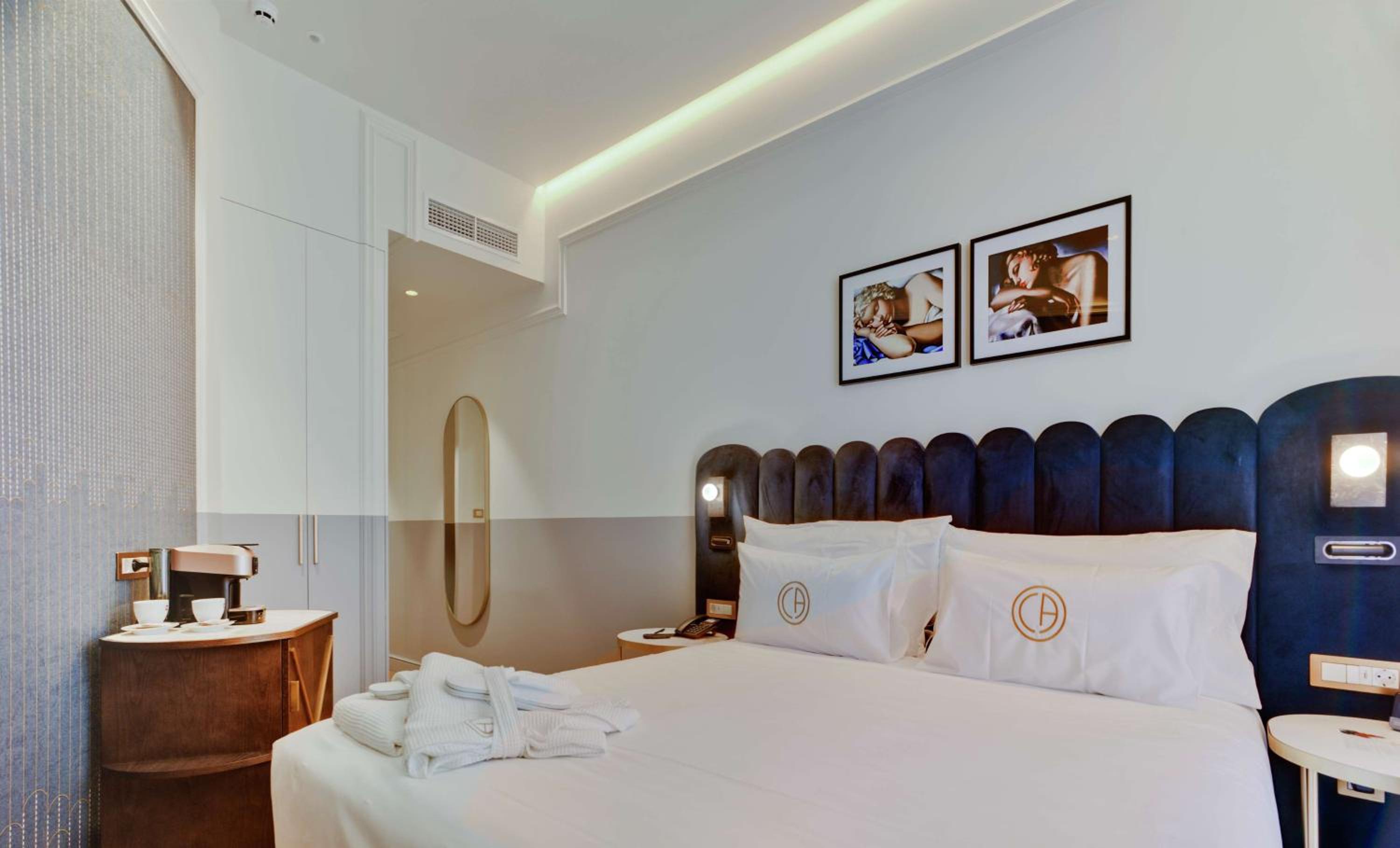 Clara Room