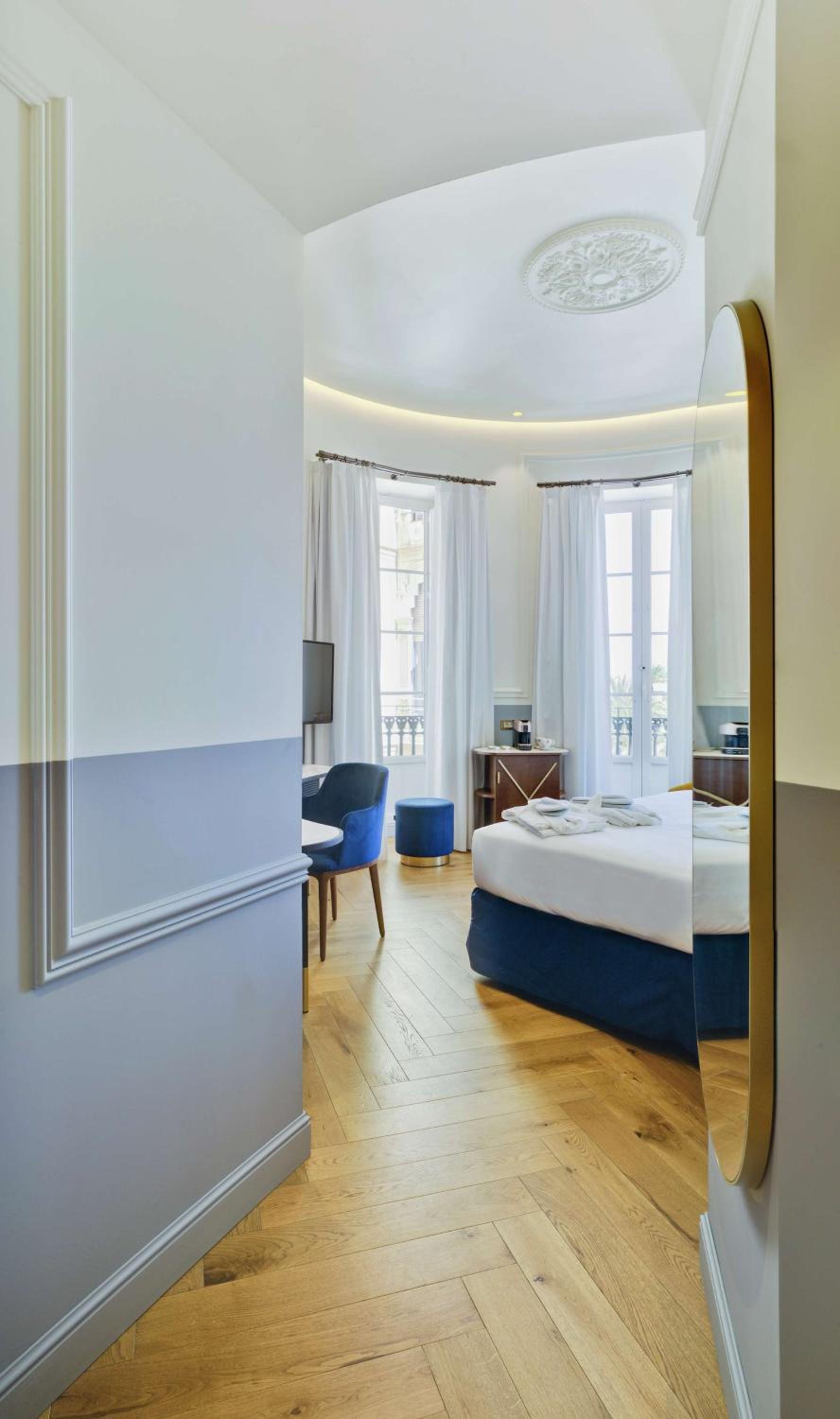 Joaquin Room with Sea View