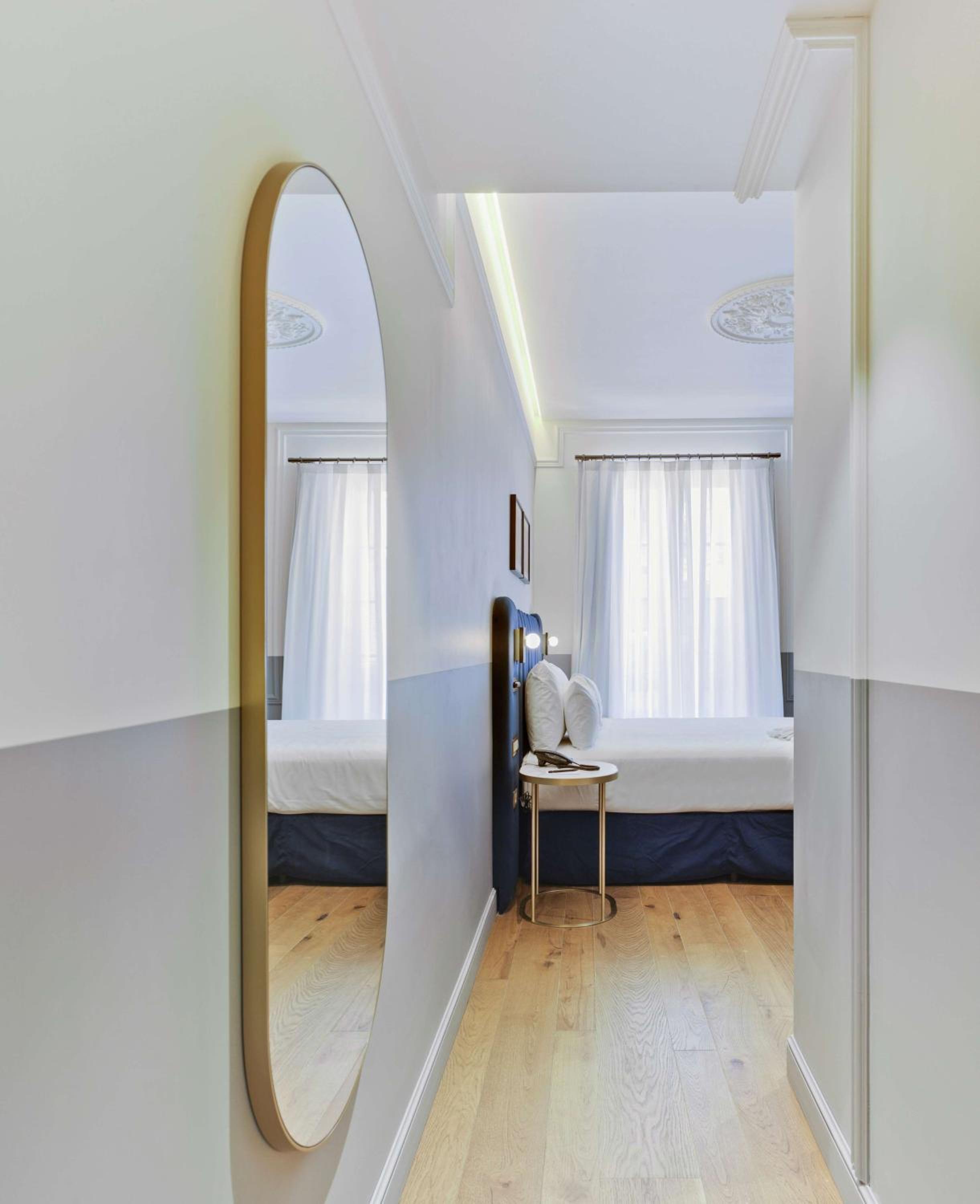 Clara Room
