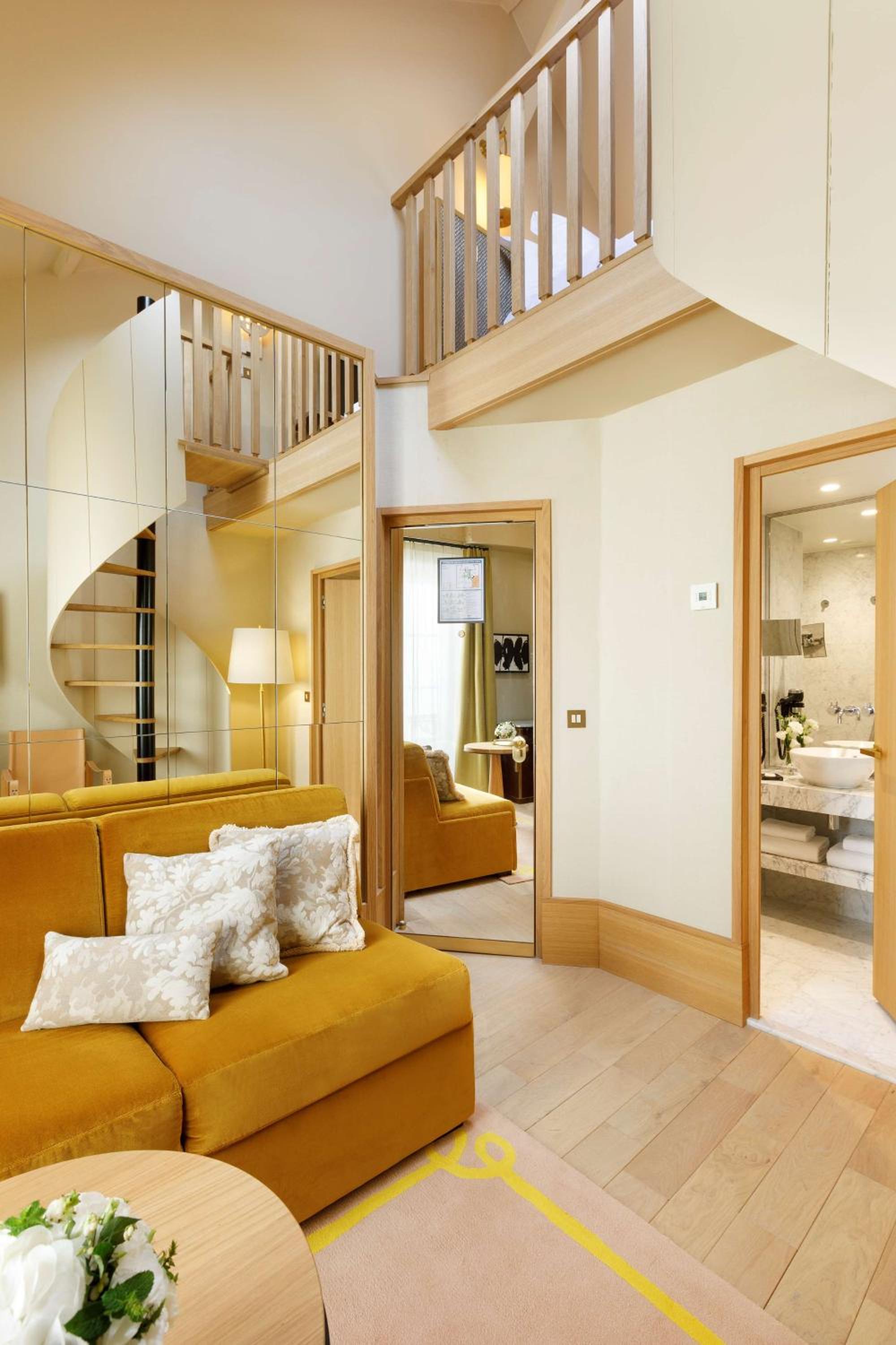 Duplex Queen Room photo 3
