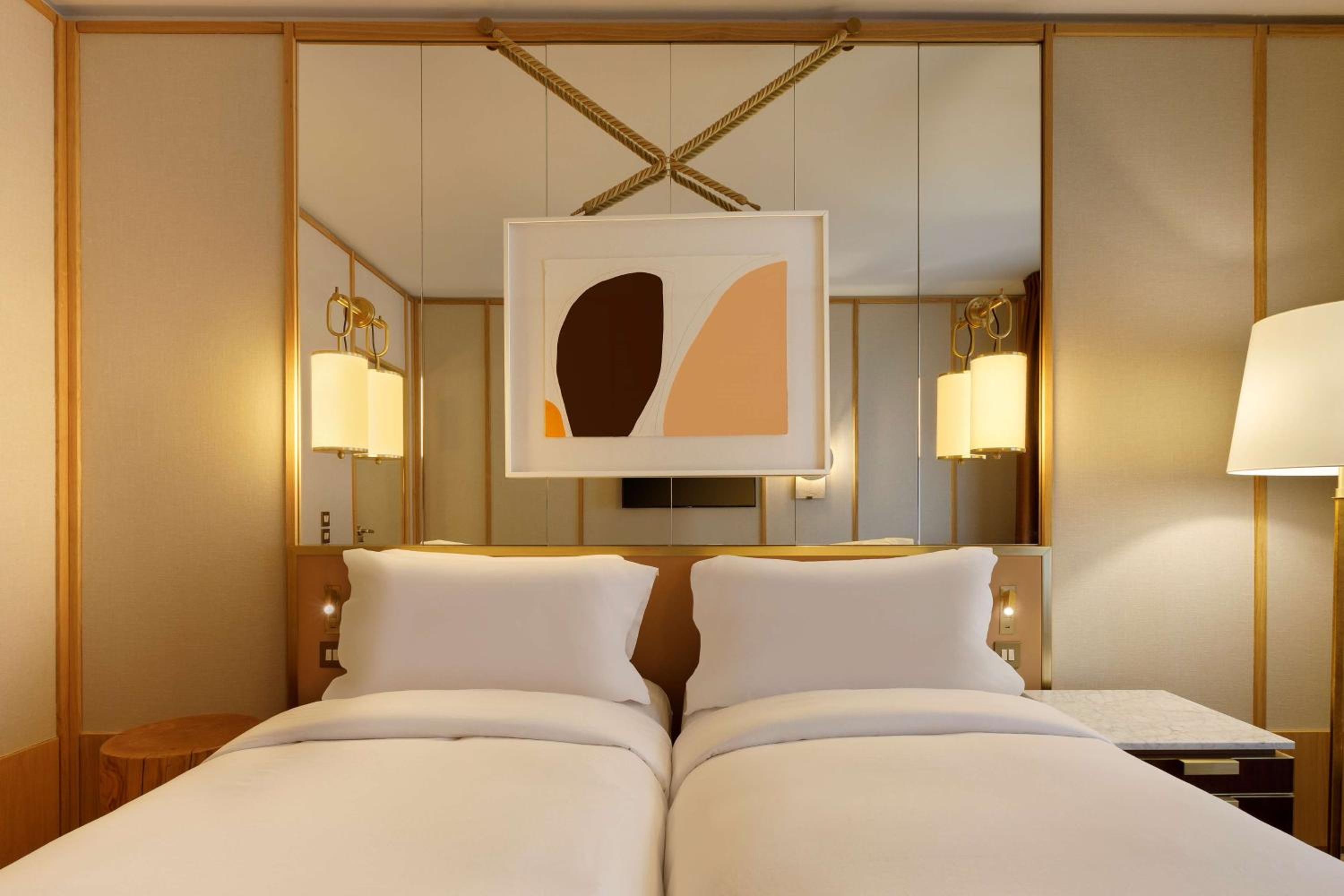 Deluxe Twin Room photo 3