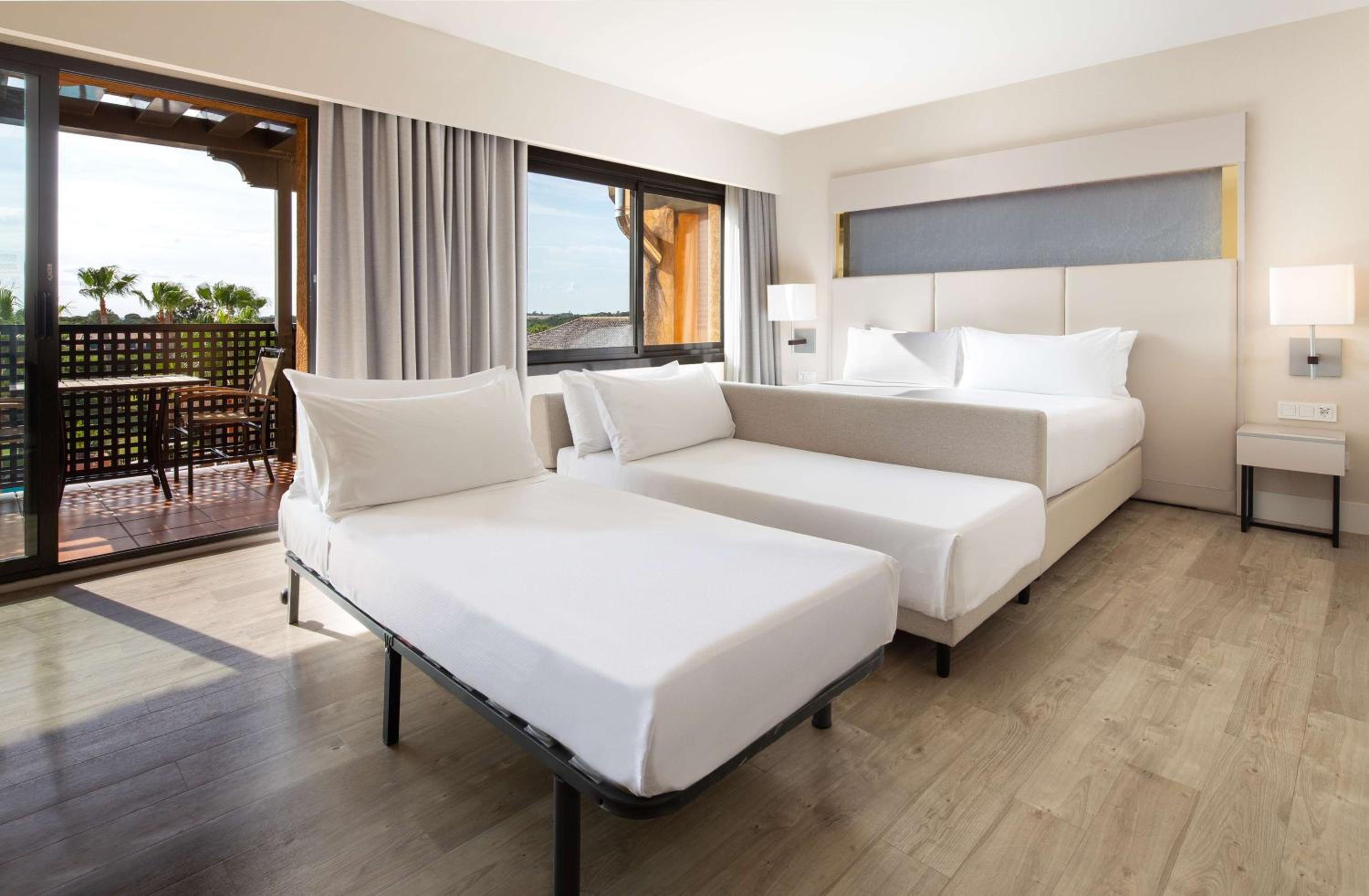 Deluxe Family King Room