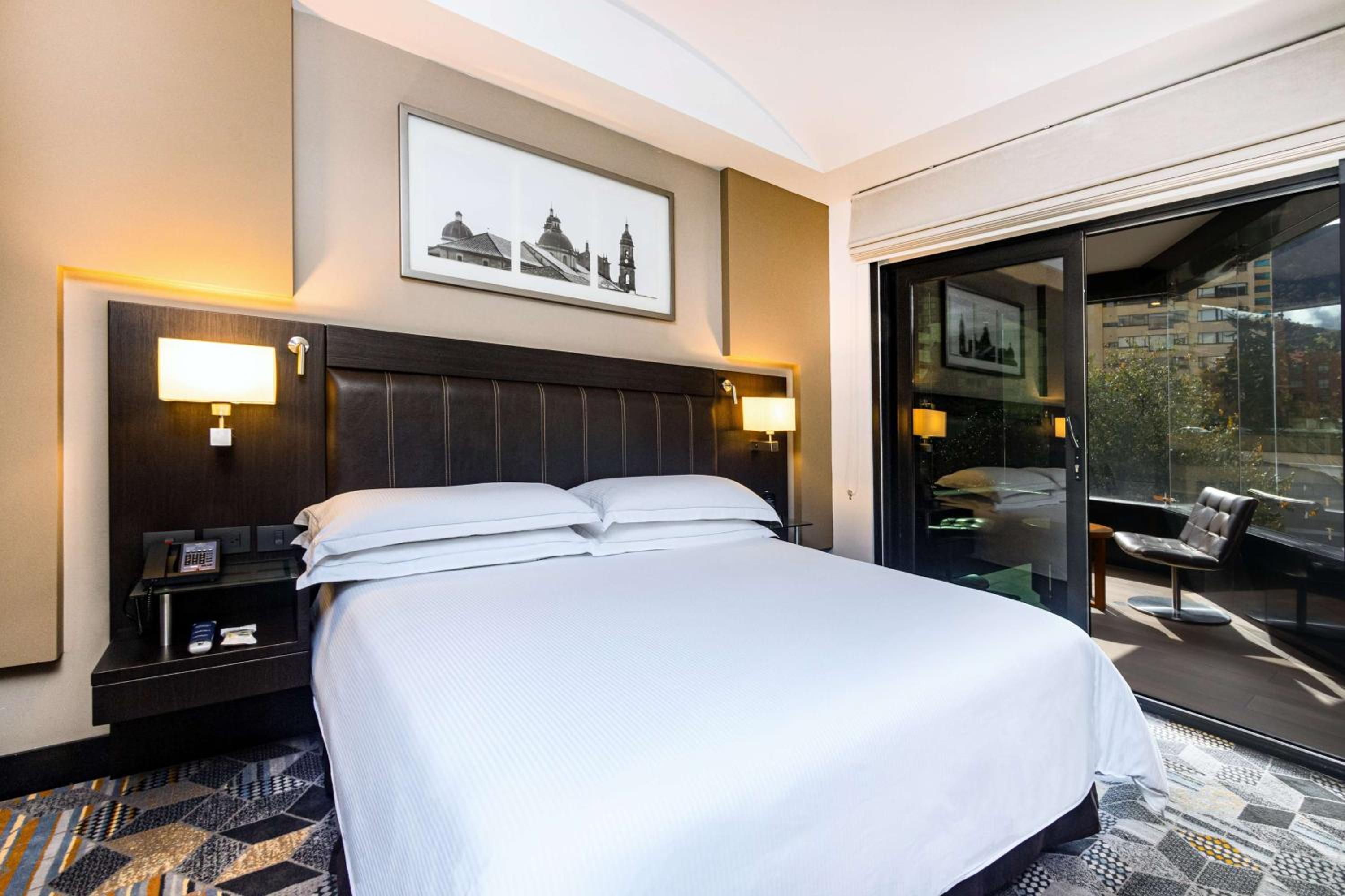 King Suite with Terrace - Photo 7