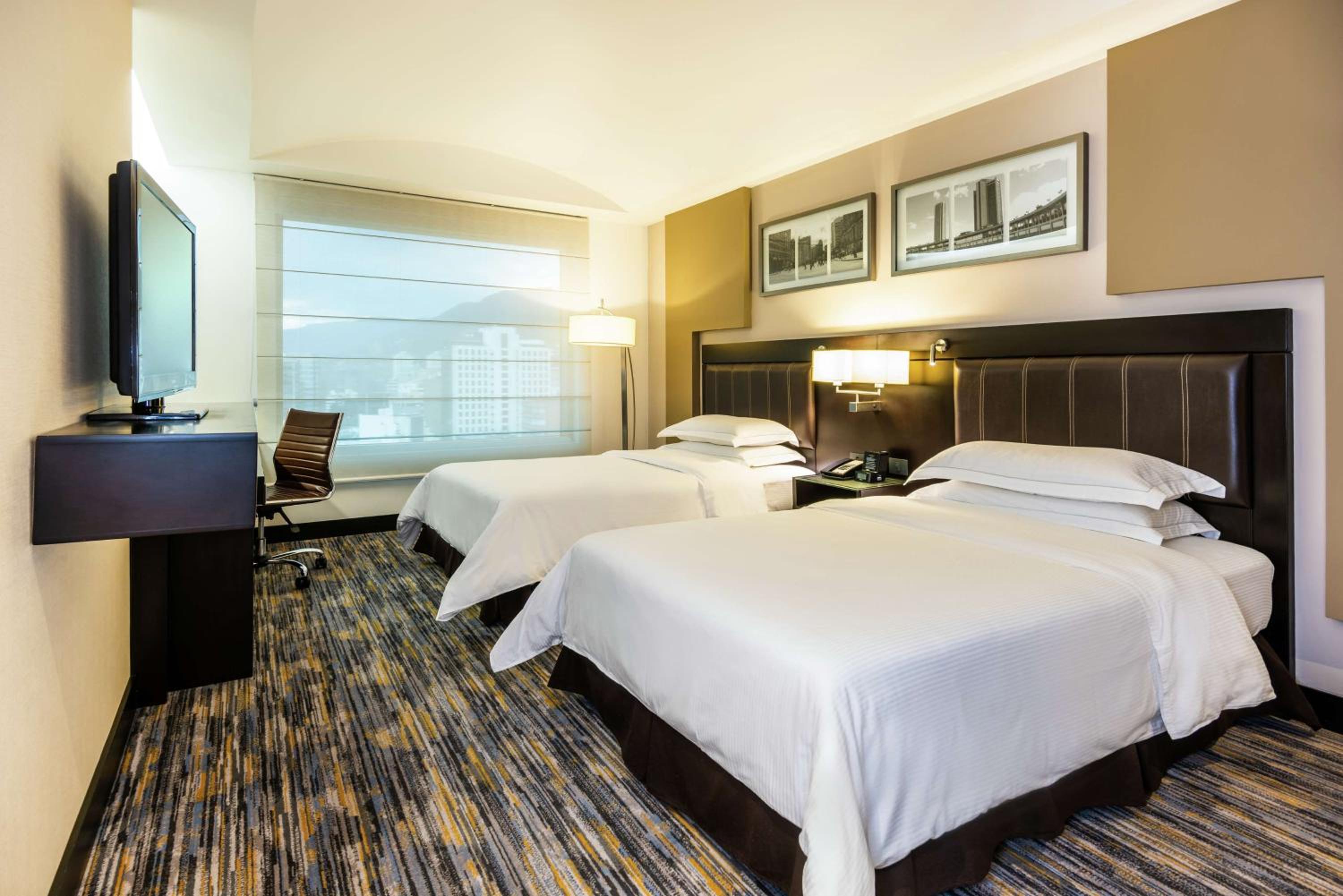 Double Room Executive Level - Photo 4