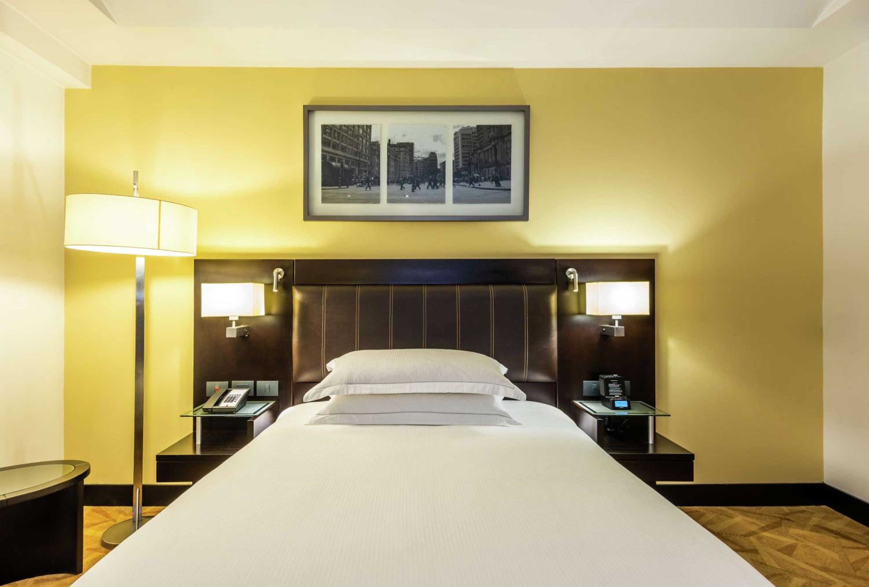 Queen Room - Disability Access - Photo 4