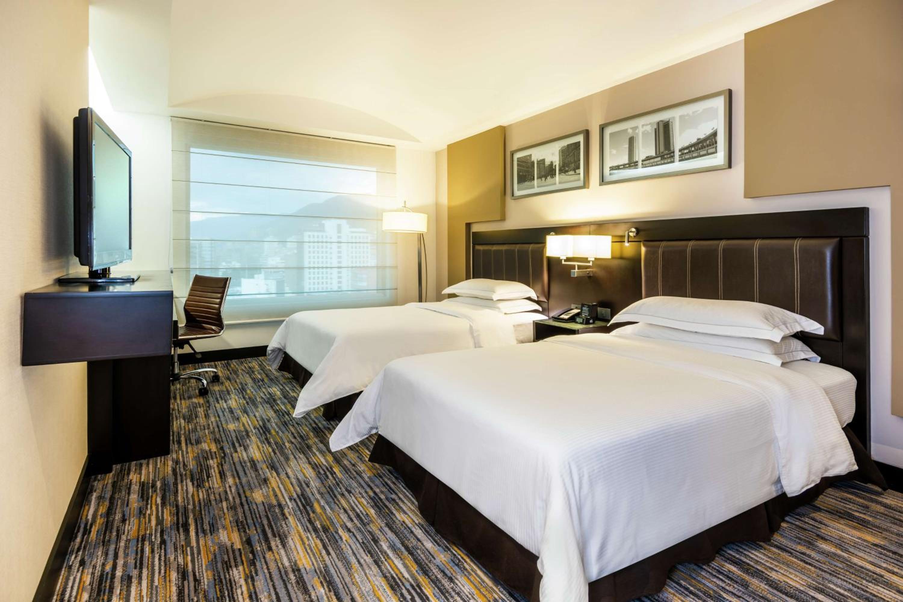 Double Room with Two Double Beds - Photo 2