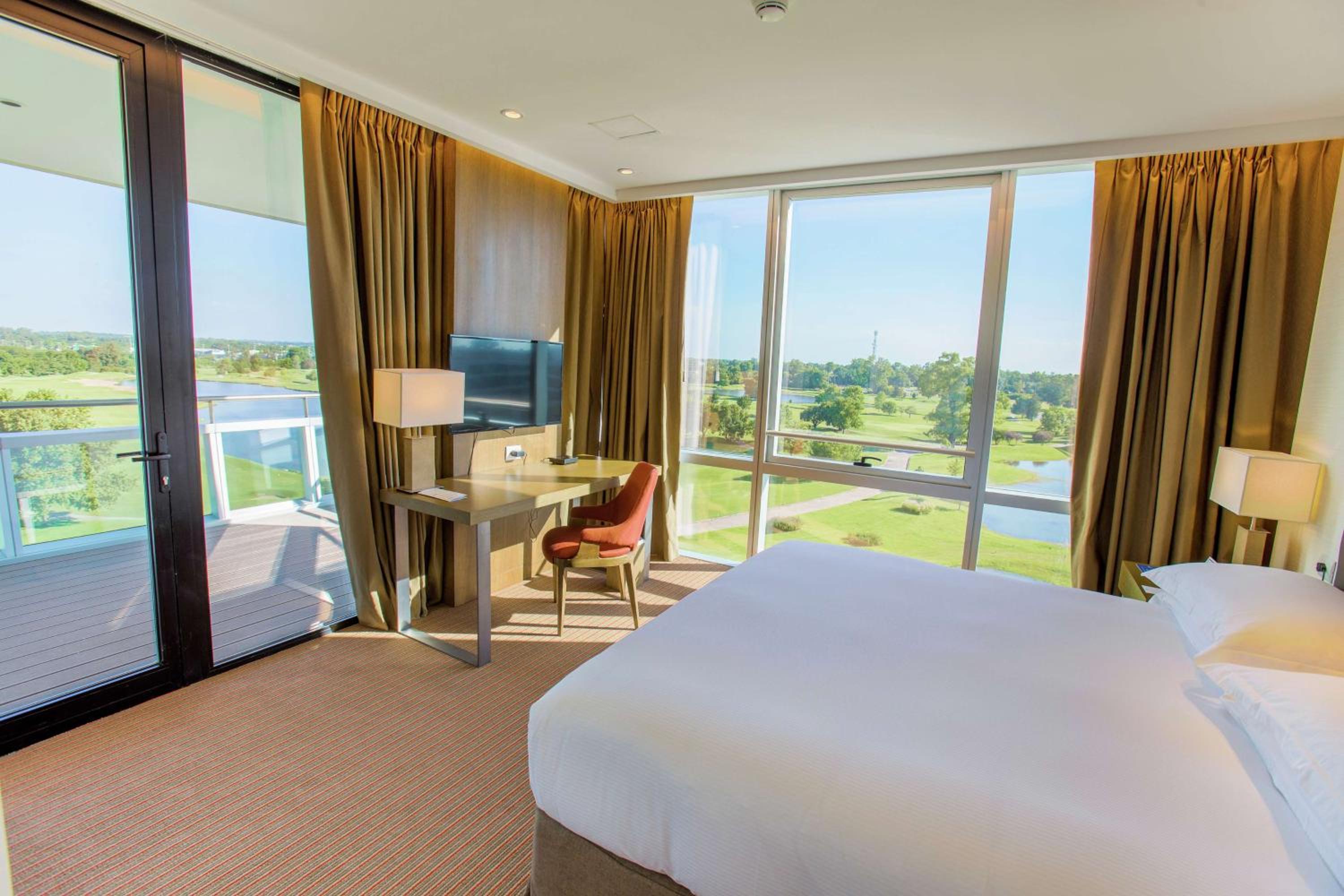 Corner King Suite with Terrace