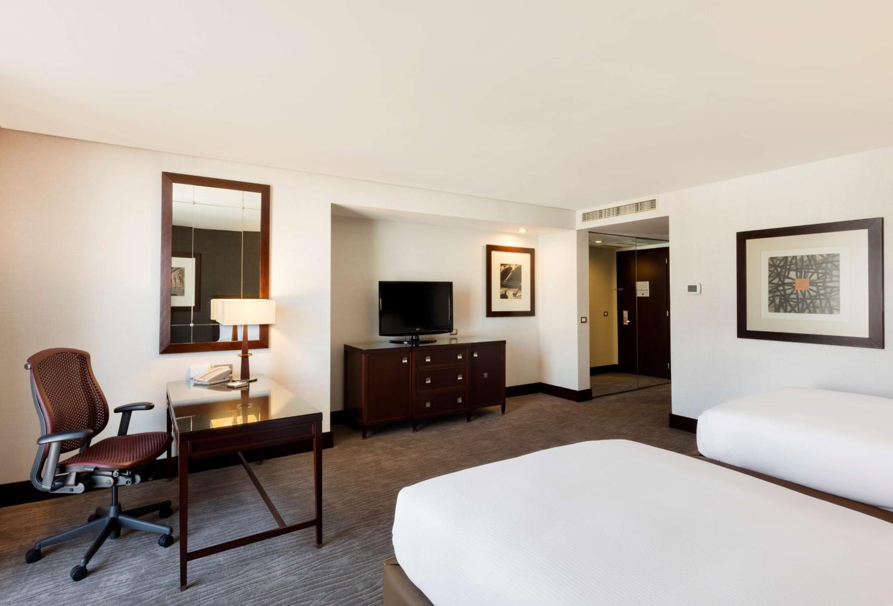 Standard Double Room with Two Double Beds - Photo 11