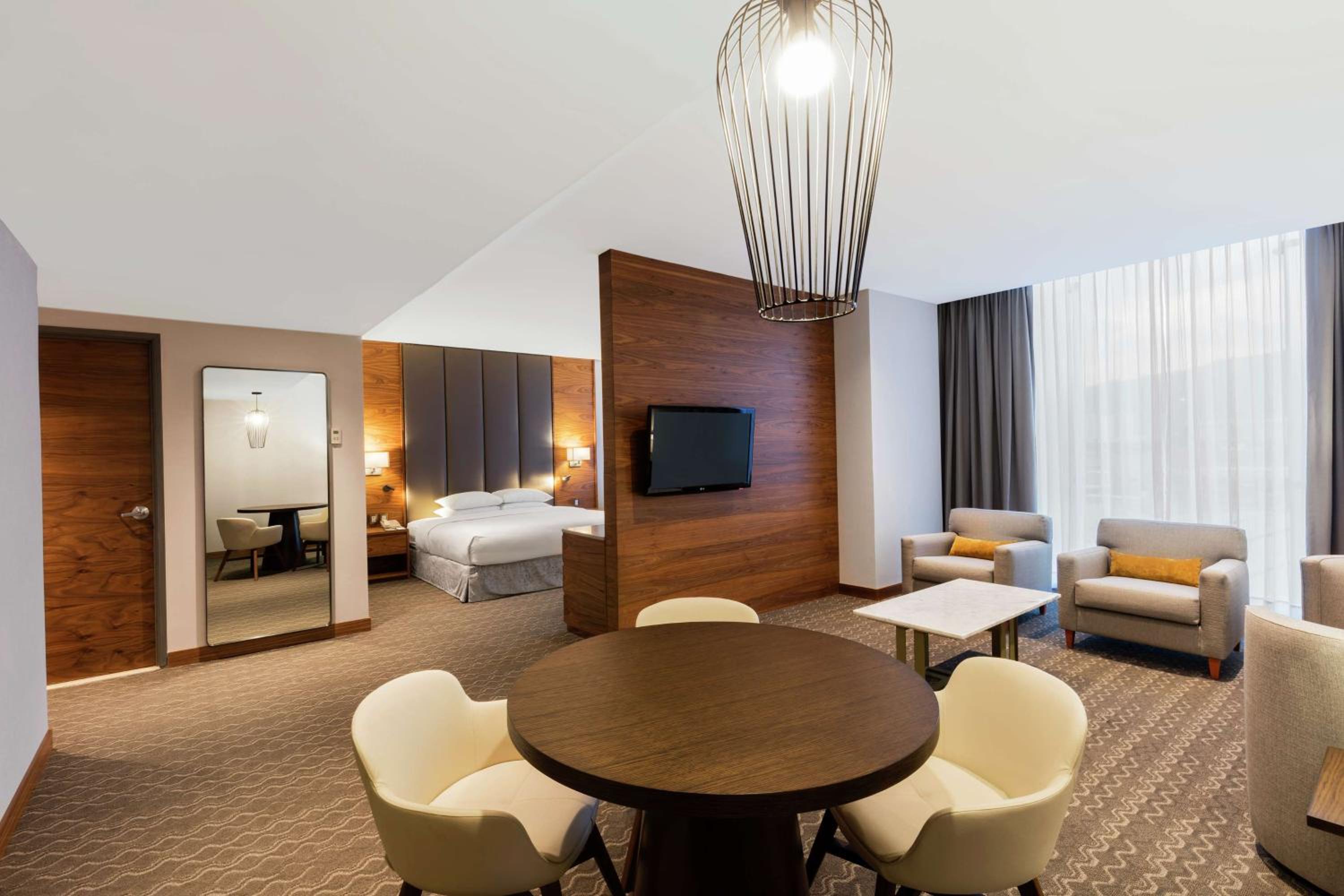 King Suite - Photo 1