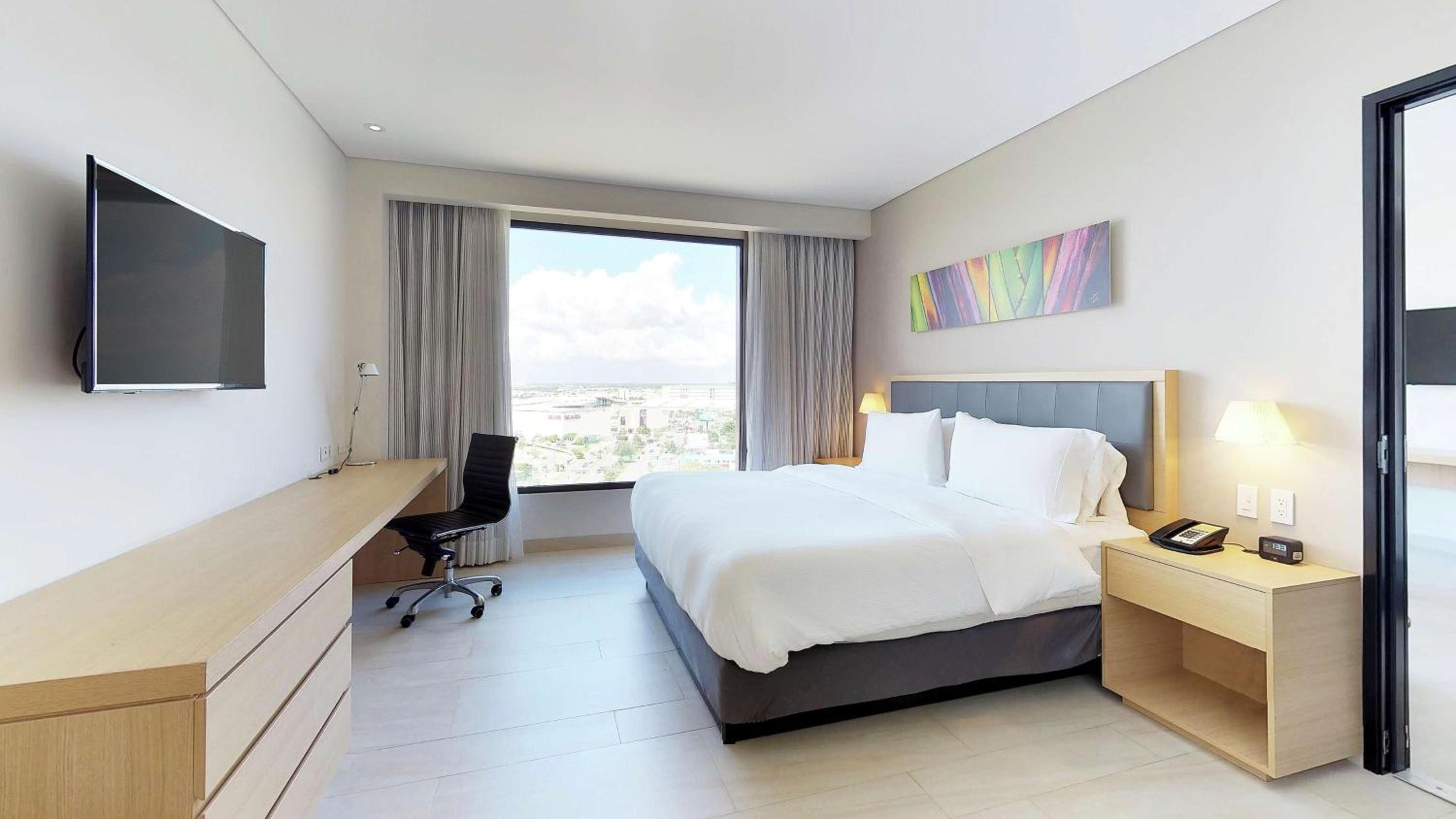 Junior King Suite with Seating Area