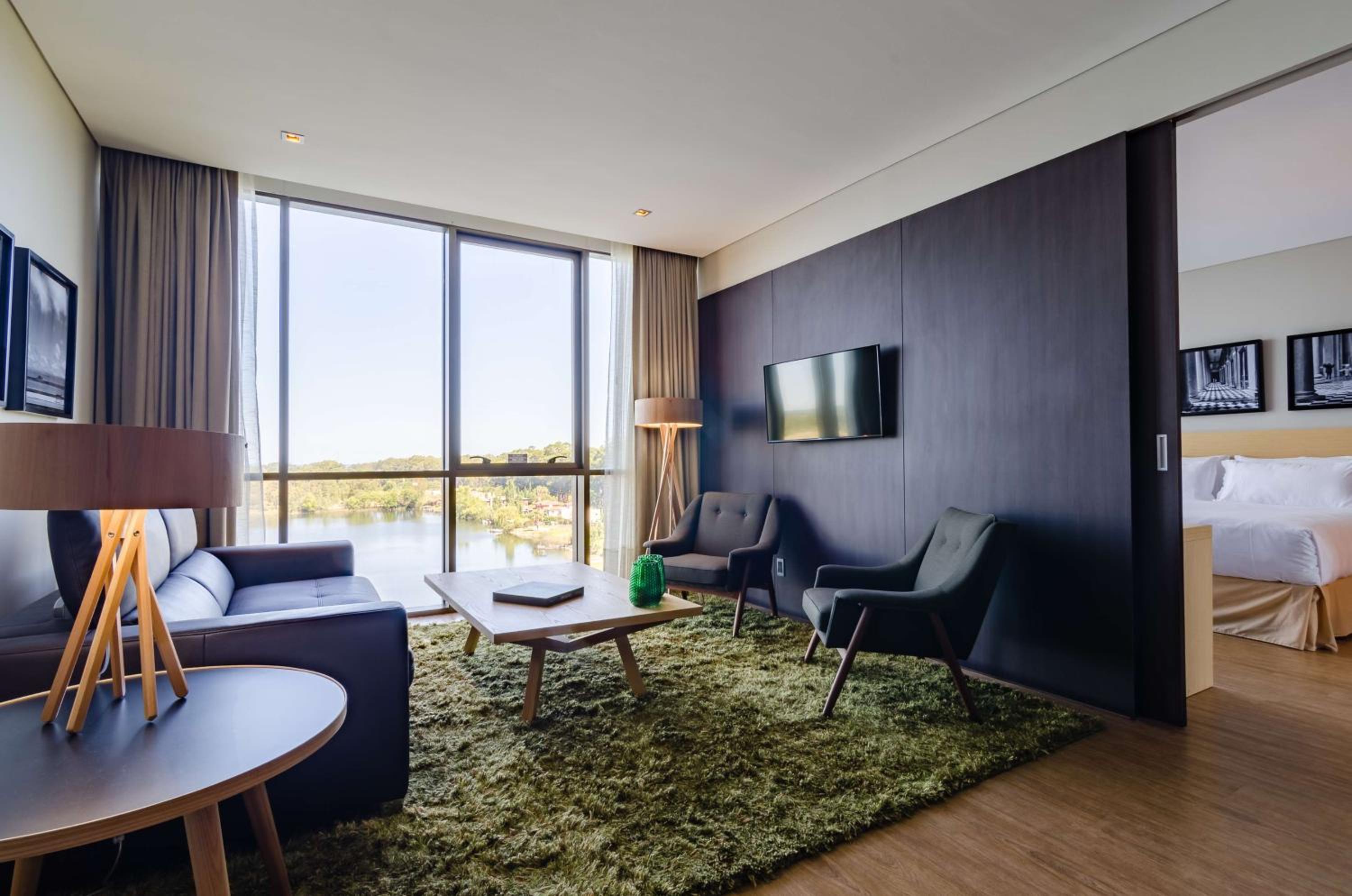 Suite with Lake View photo 3