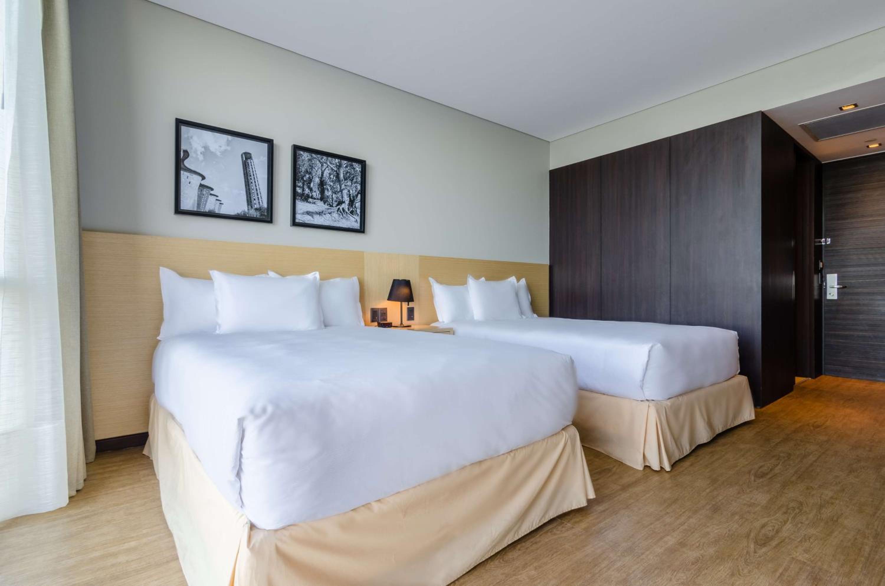 Double Room with Two Double Beds - Non-Smoking photo 3