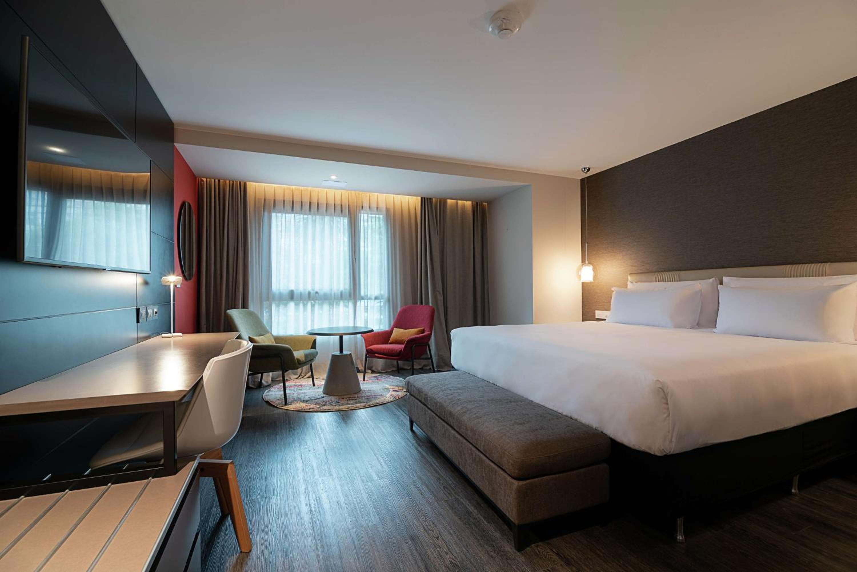 Deluxe King Room - Photo 2