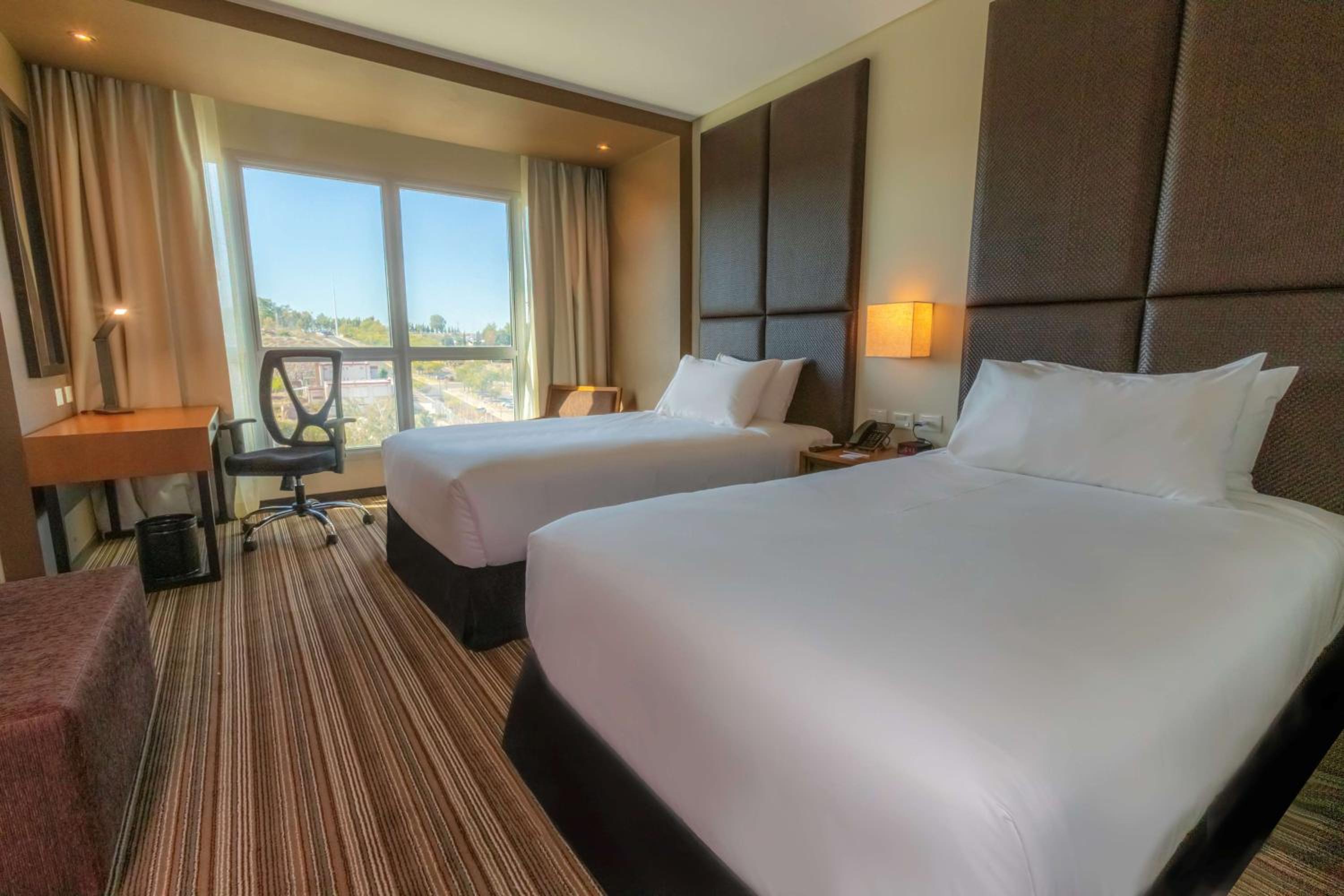 Twin Room with Mountain View photo 2