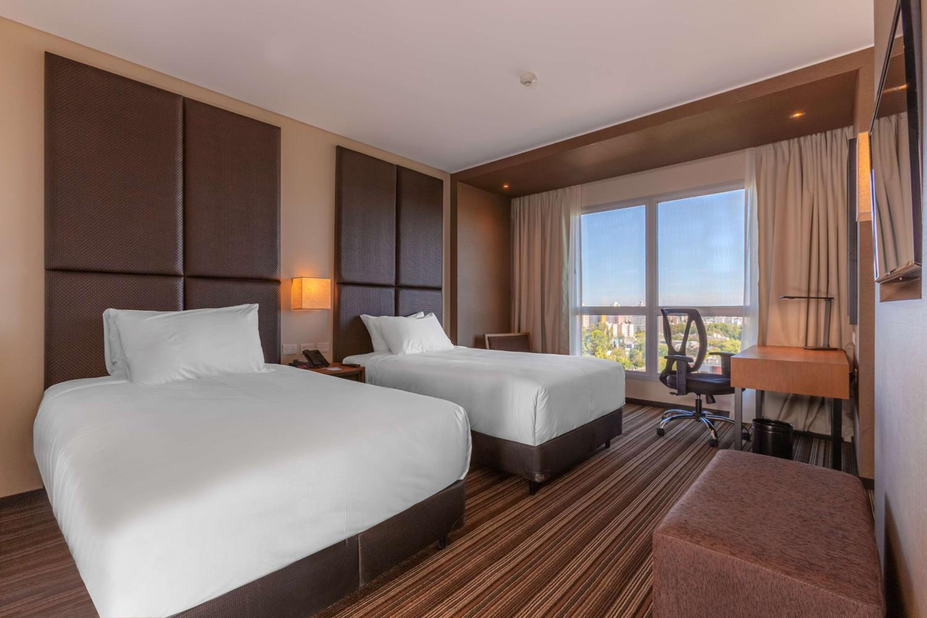 Twin Room with City View photo 2