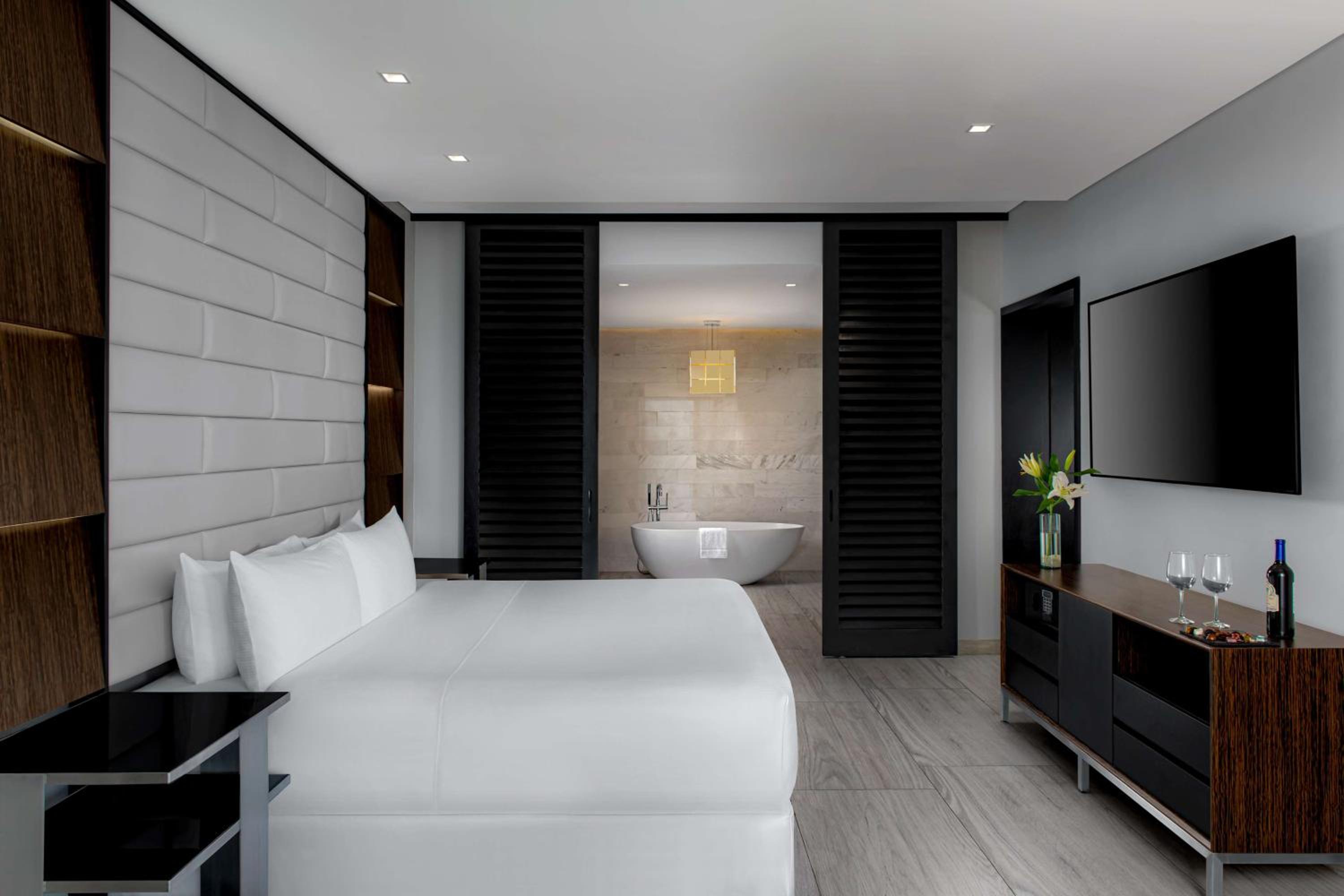 Presidential King Suite