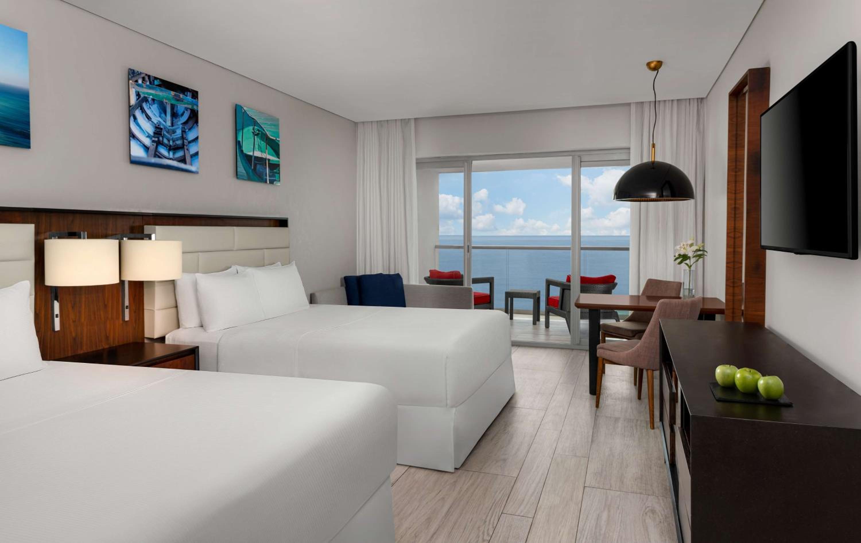 Superior Oceanfront Queen Room