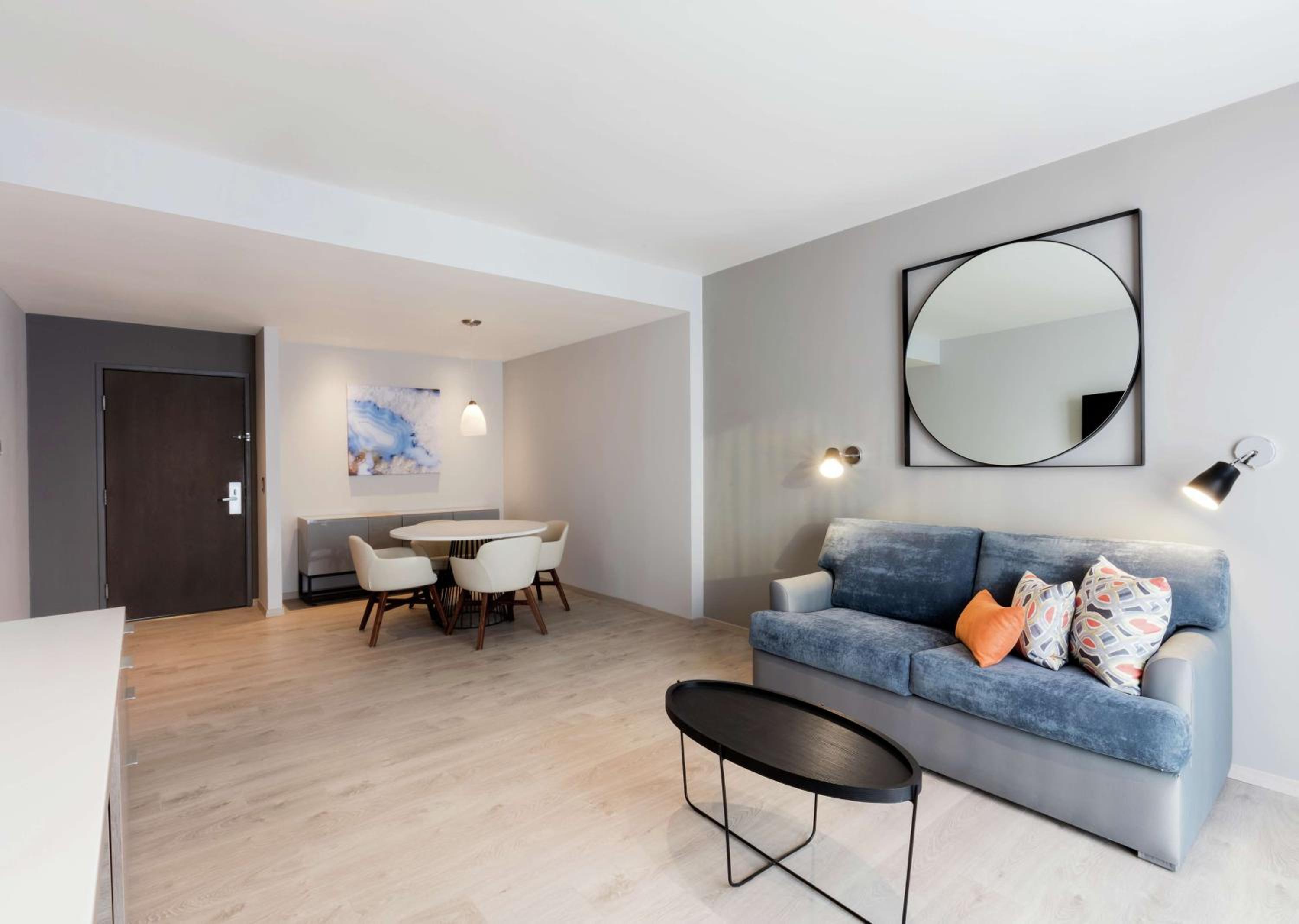 One-Bedroom King Suite