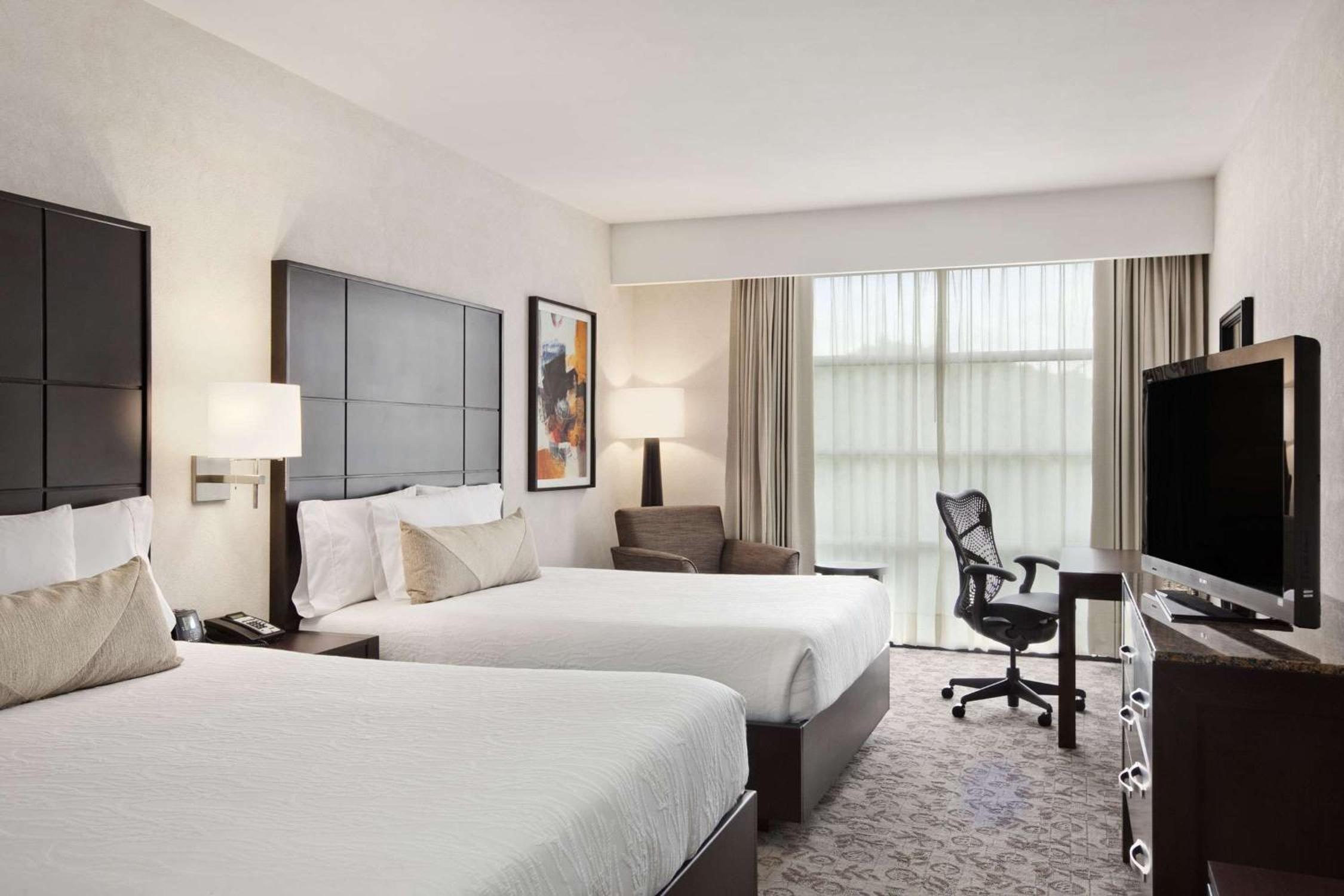 Queen Room with Two Queen Beds - Photo 6