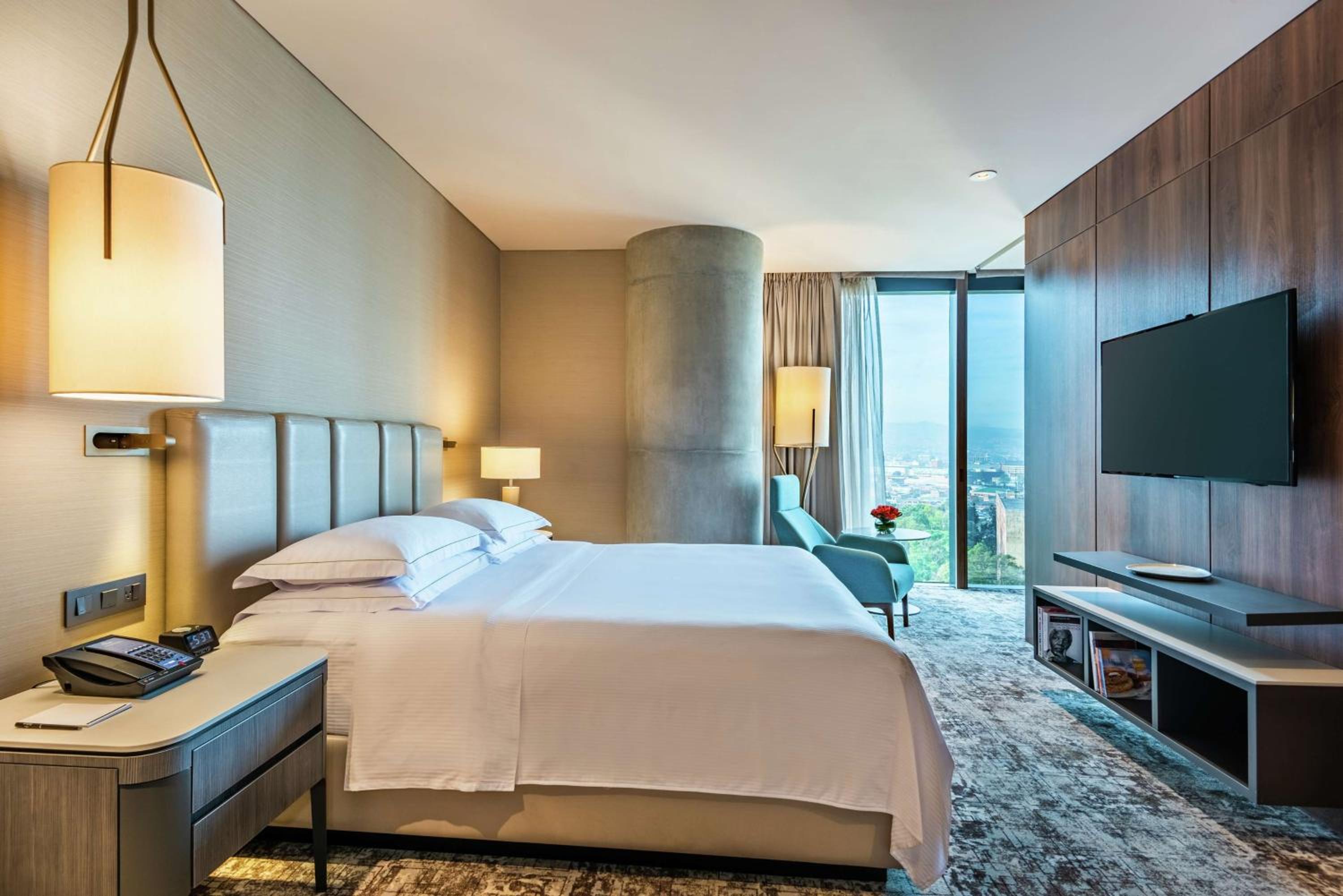 Signature King Suite photo 3
