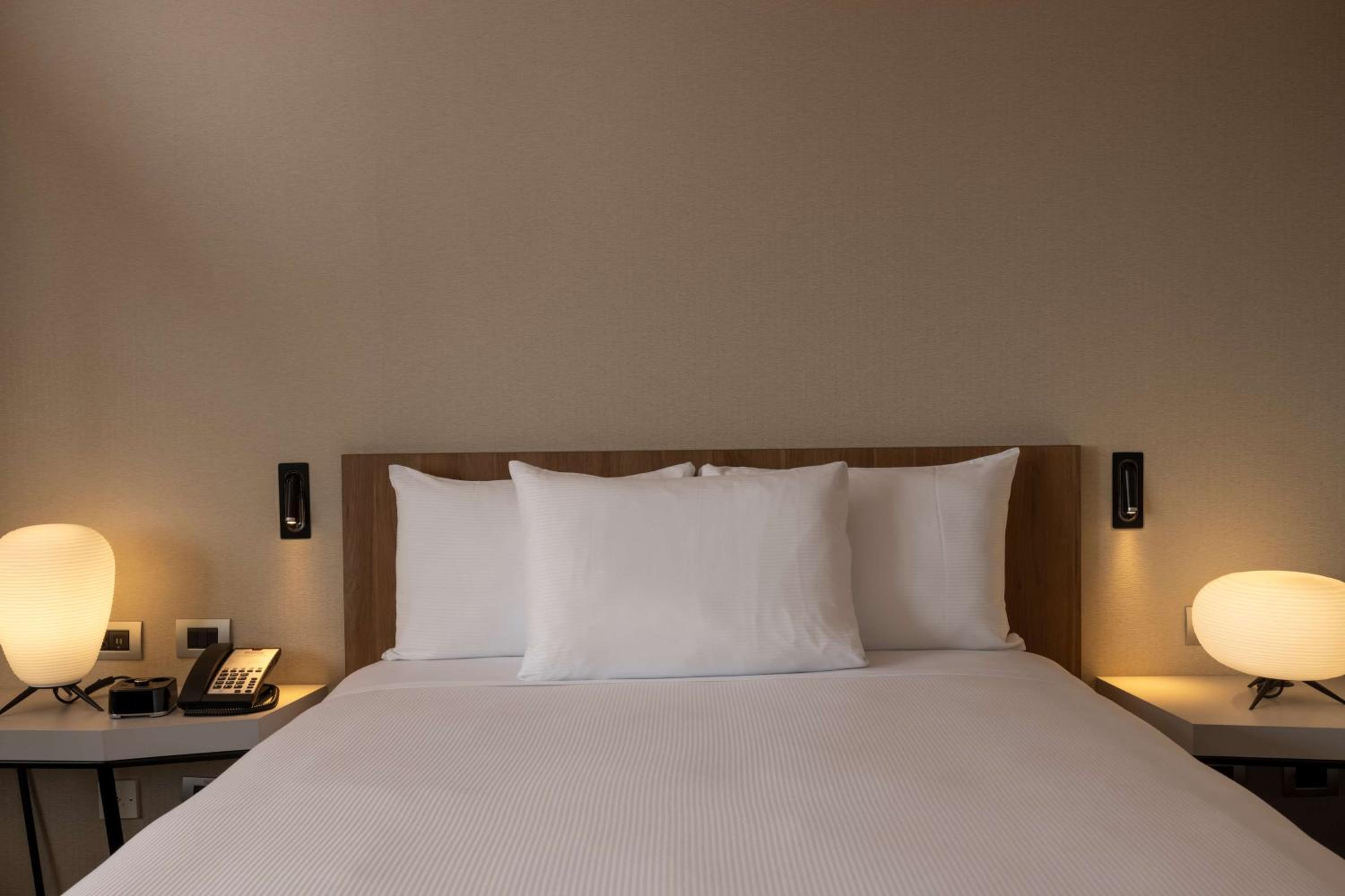 Double Room with City View - Photo 7