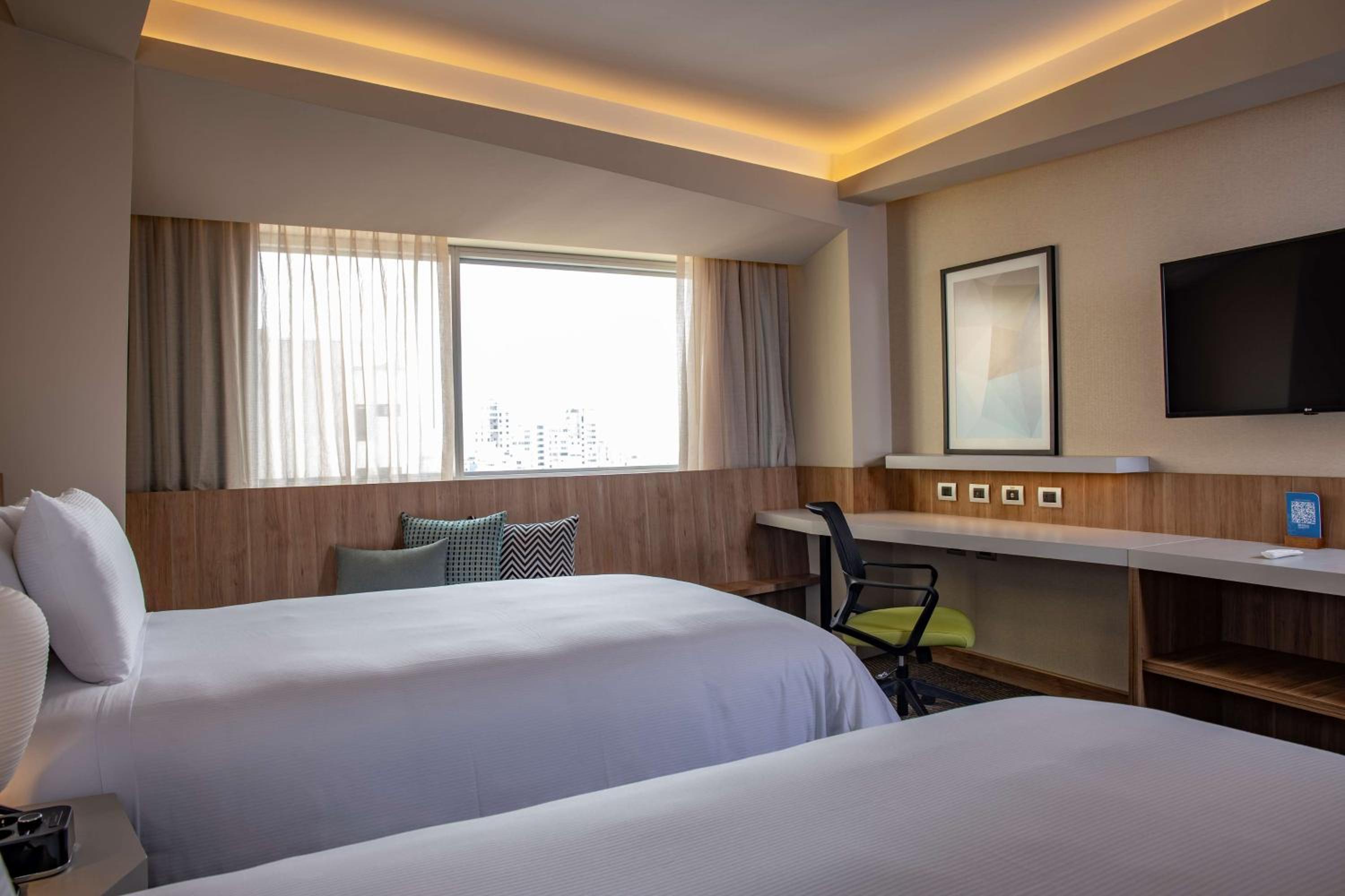 Twin Room with City View photo 2