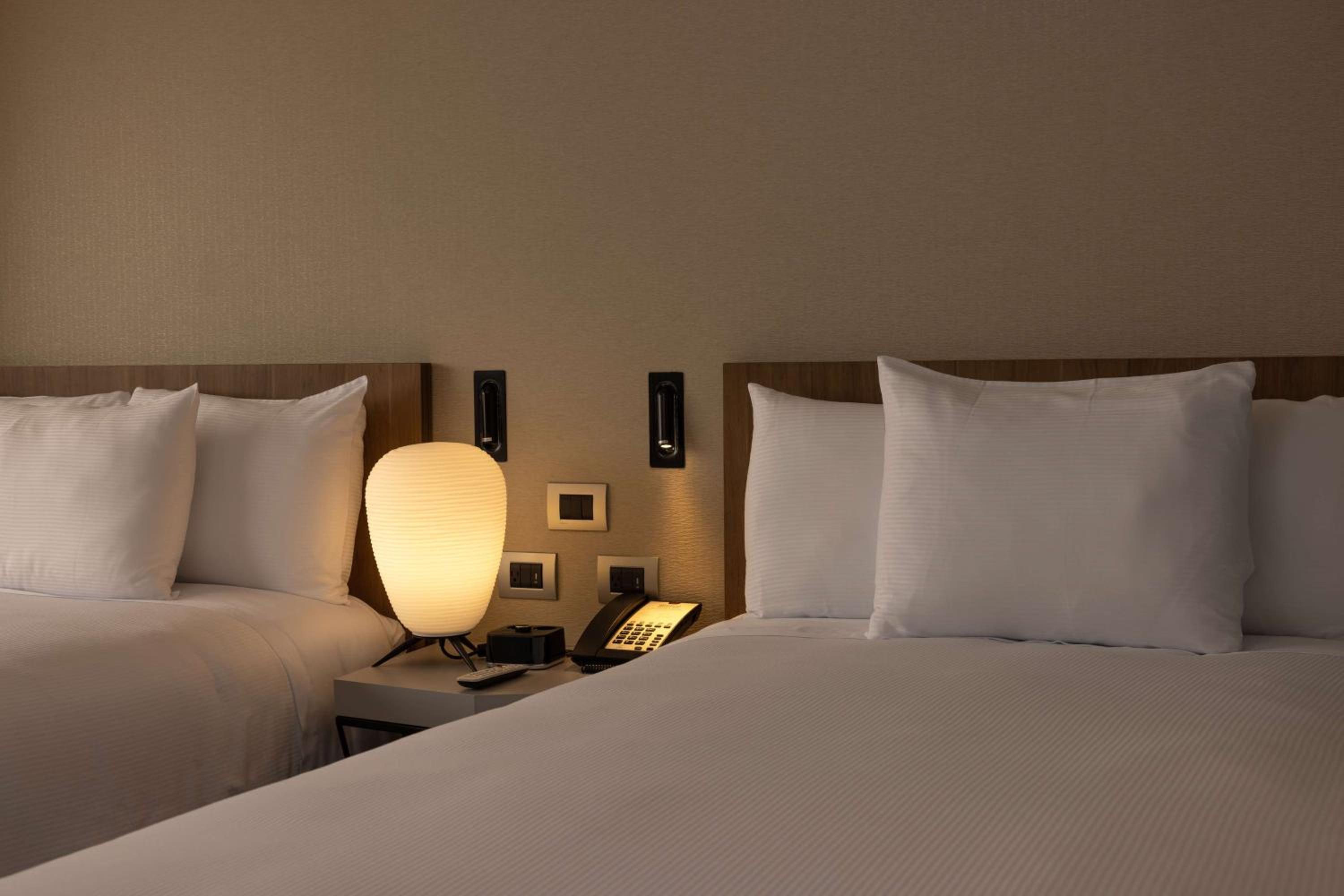 Double Room with Two Double Beds - Photo 2