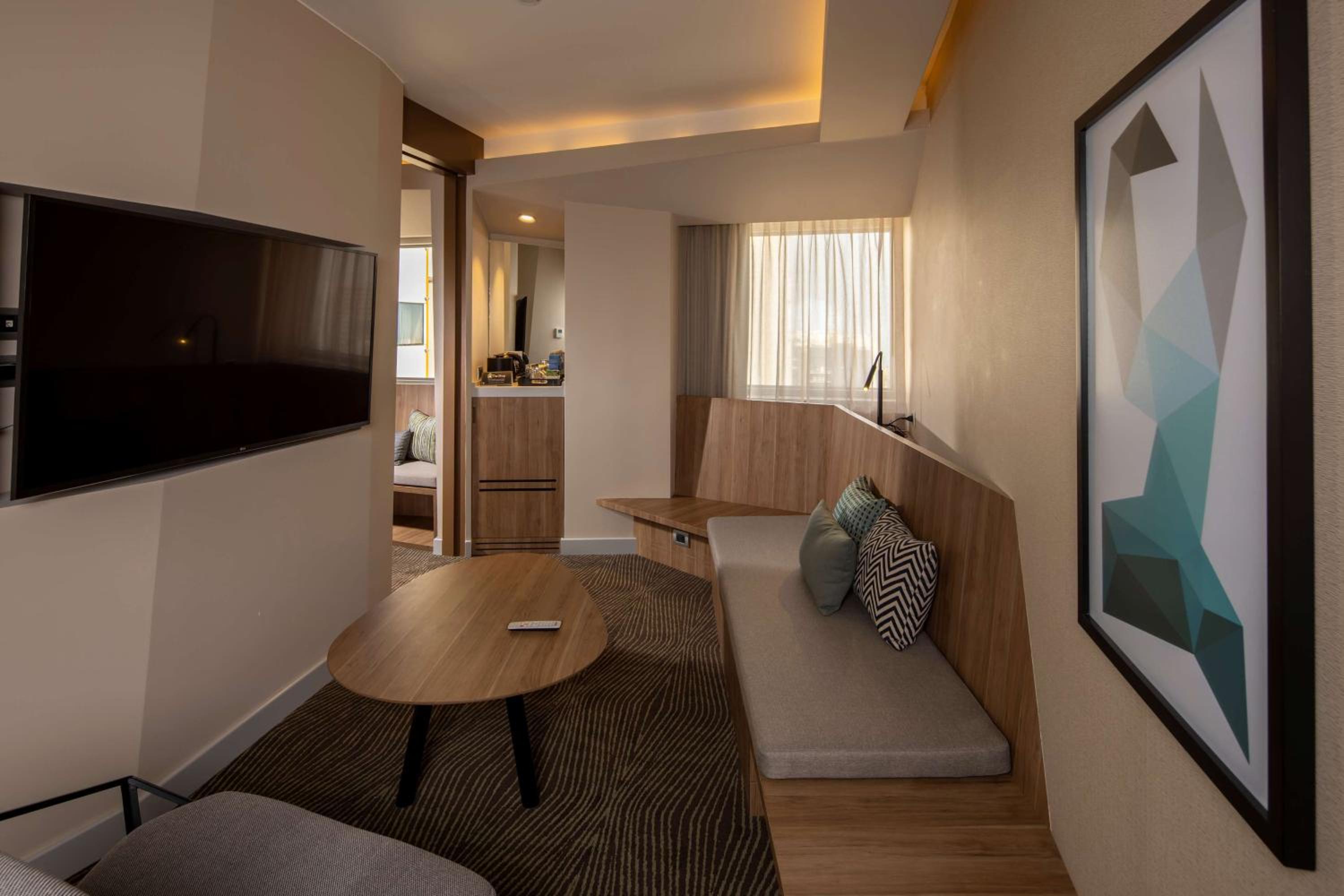 Junior Queen Suite - Photo 2