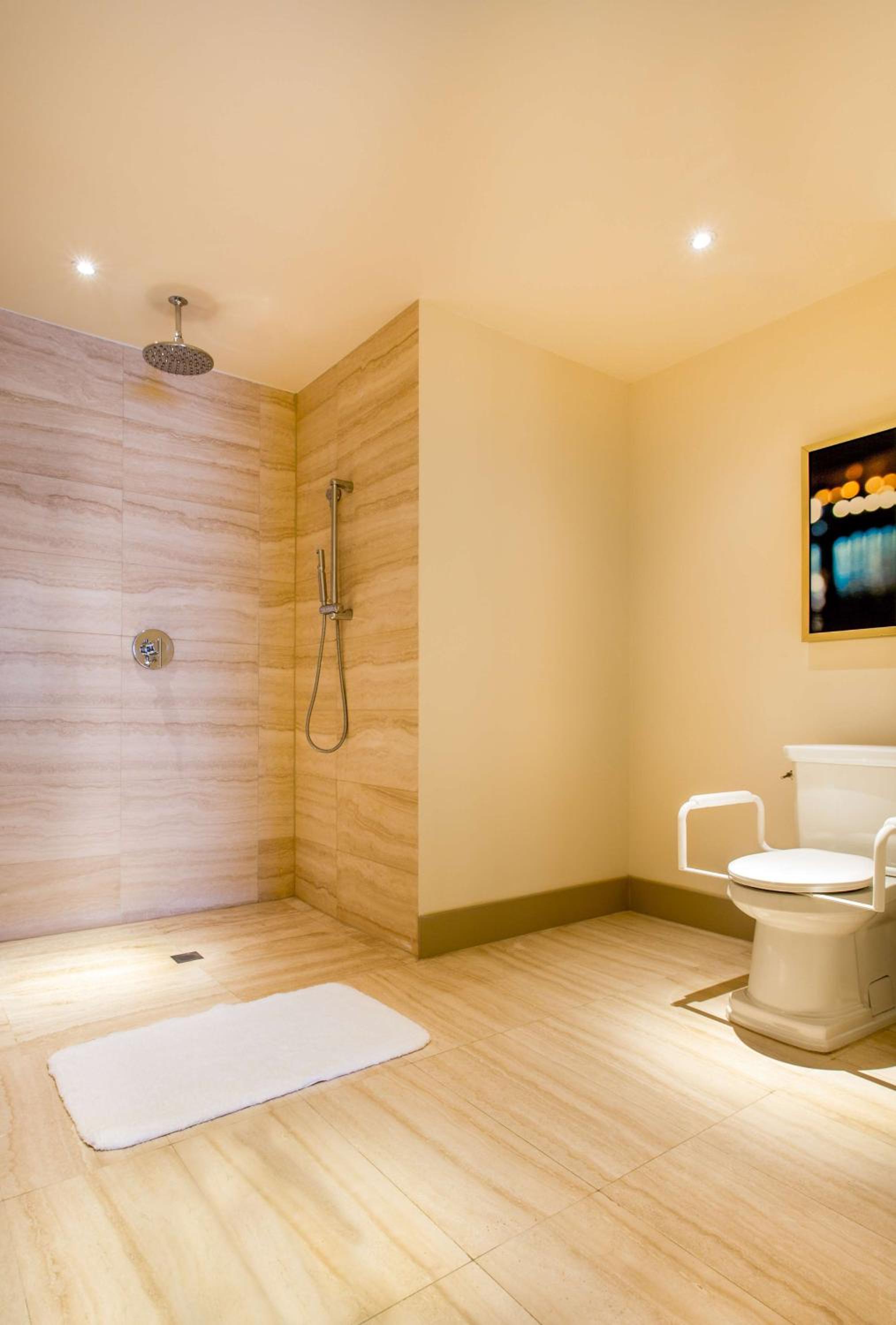 Double Room with Two Double Beds and Roll-In Shower - Mobility Accessible