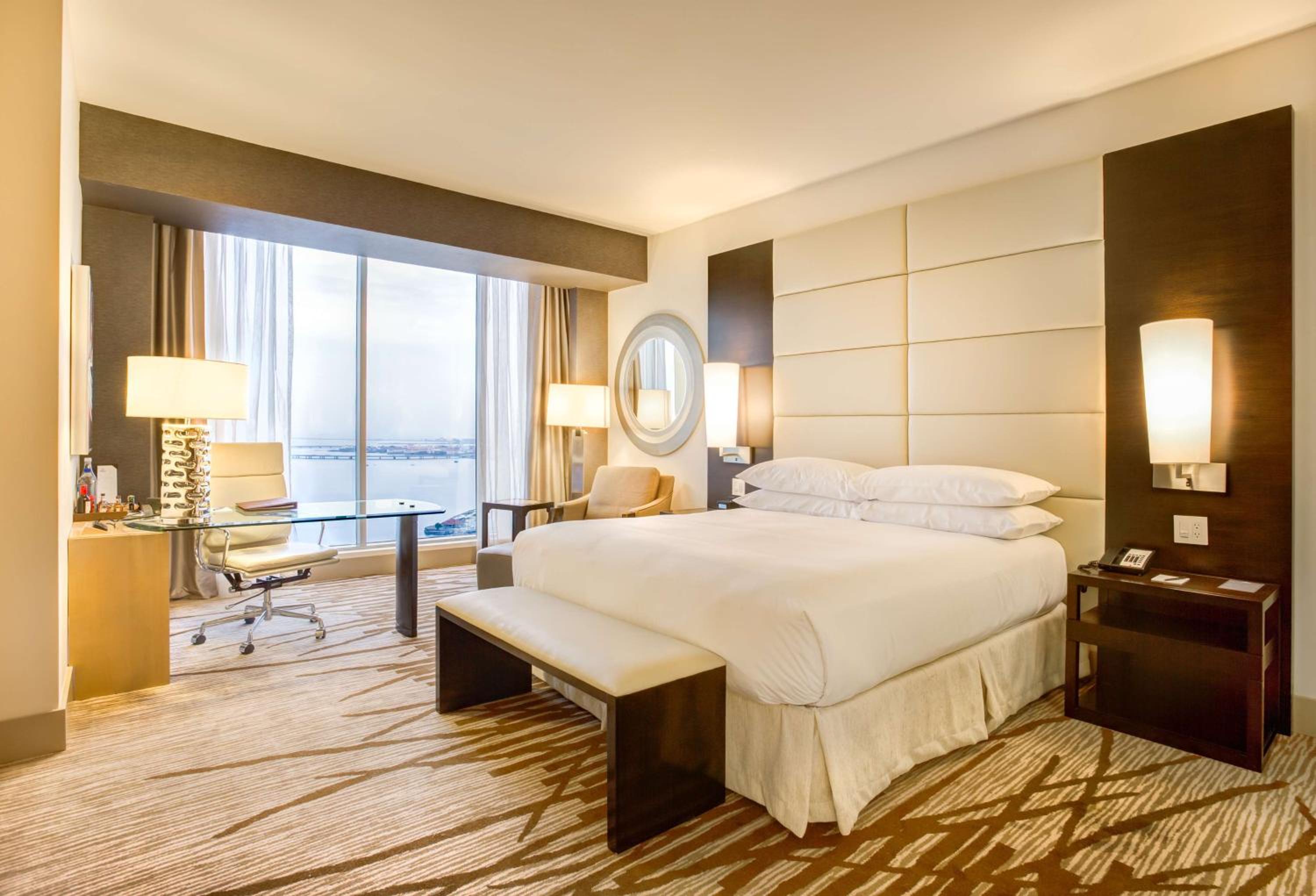 Junior King Suite with City View