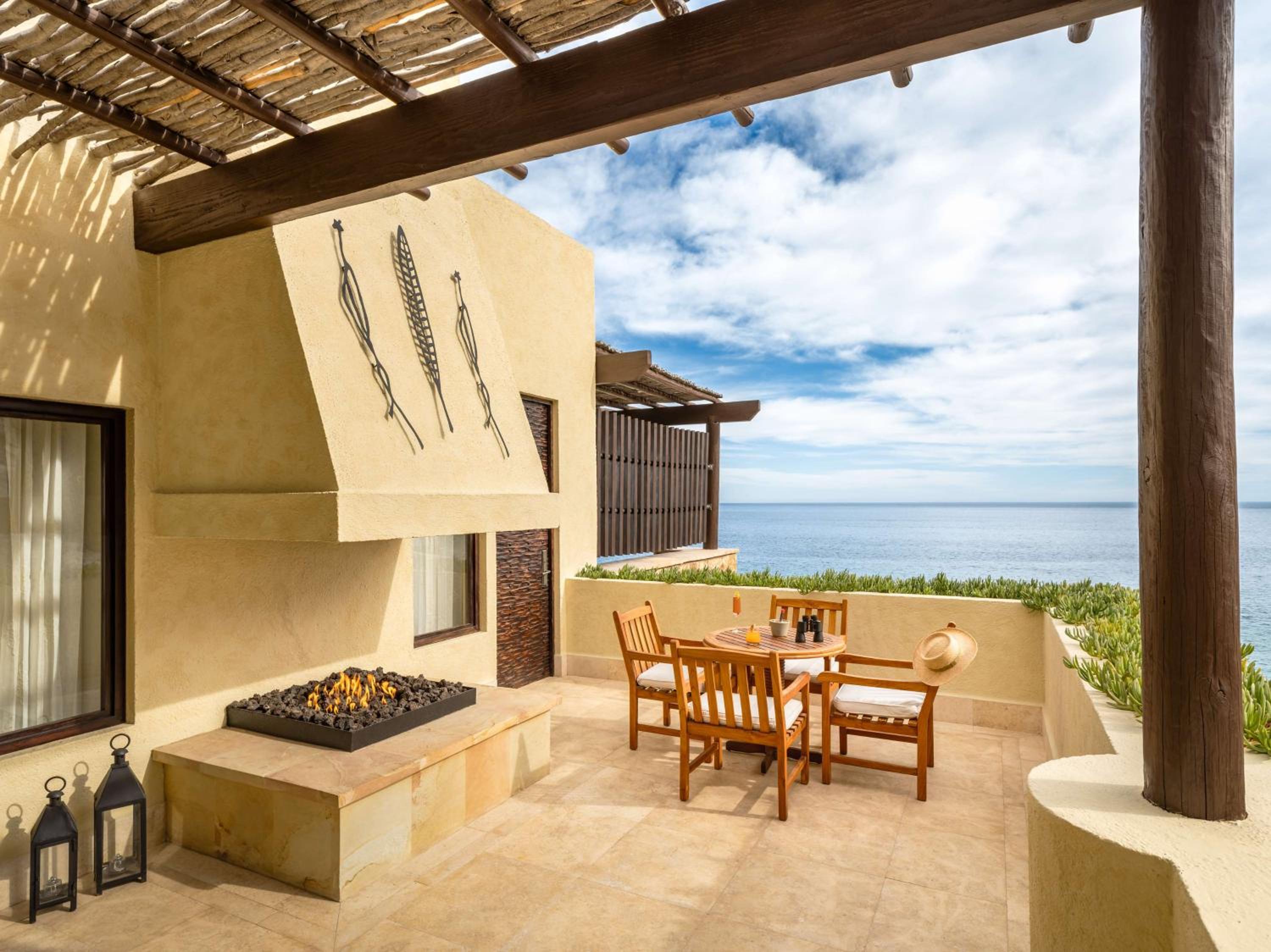 Junior King Suite with Plunge Pool - Photo 7